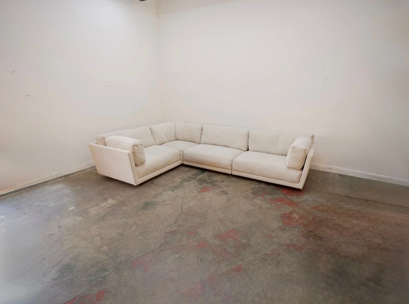 eilersen-eilersen-left-facing-sectional-in-linen-fabric-1-1792264476523.jpg