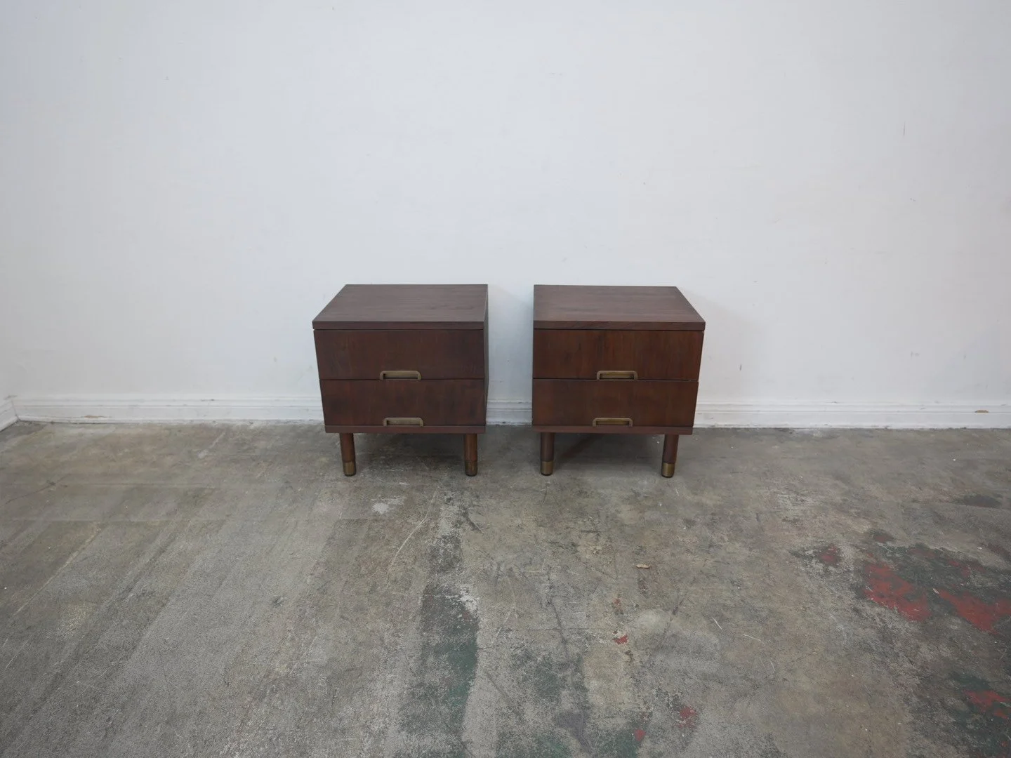 Set of 2 Brown Wood Nightstands w/ Gold Pulls  As-Is