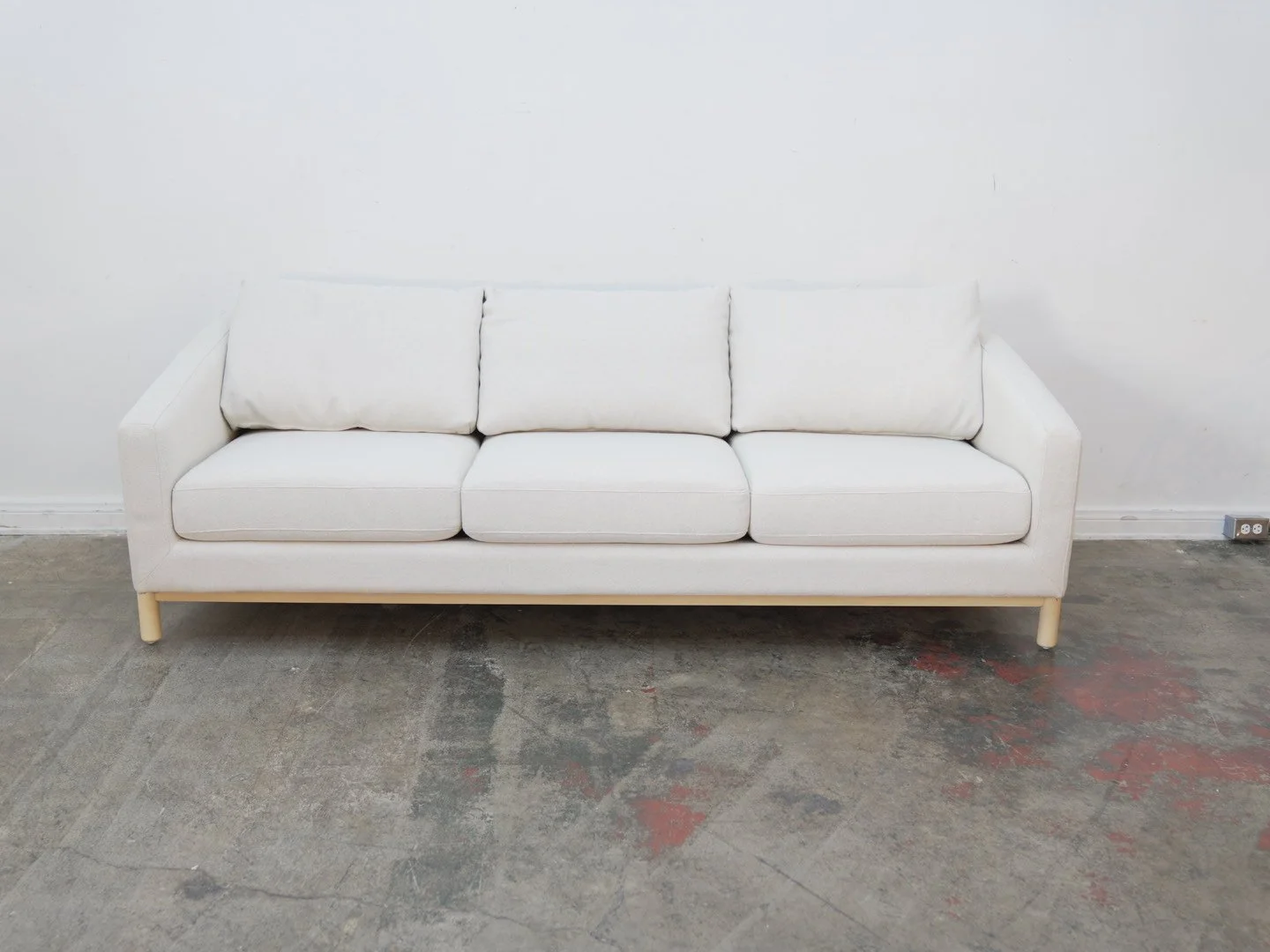 Oslo 3-Seat Sofa in Performance Linen white wash ash legs