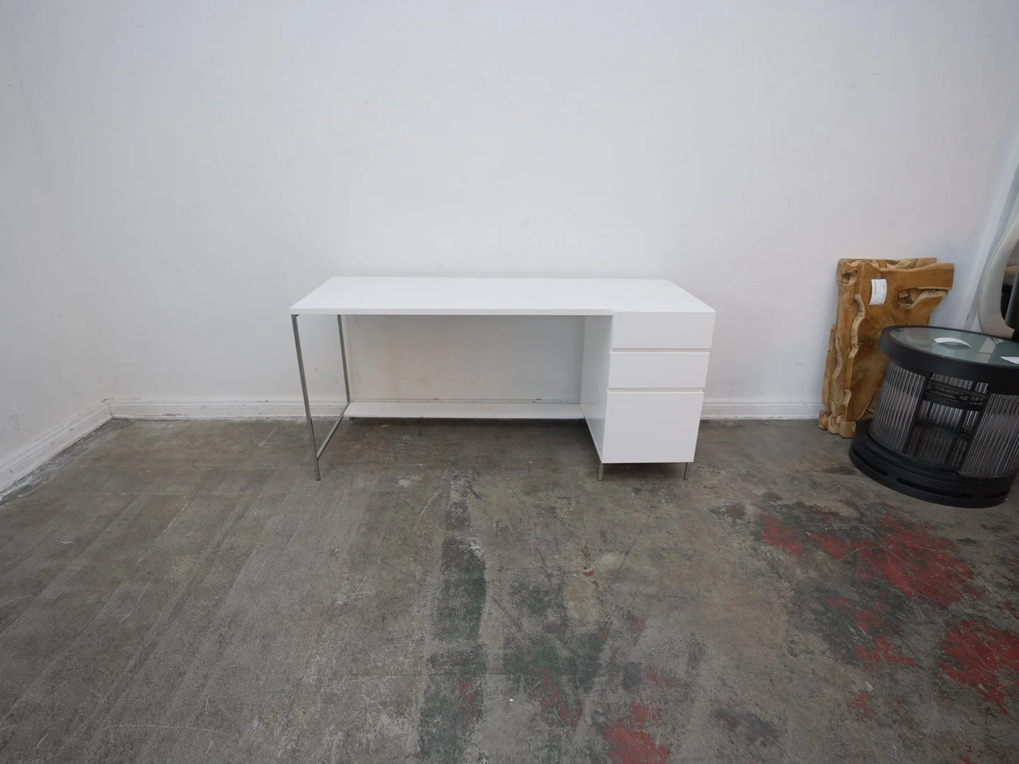 White Lacquered Desk w/ 3-Drawers