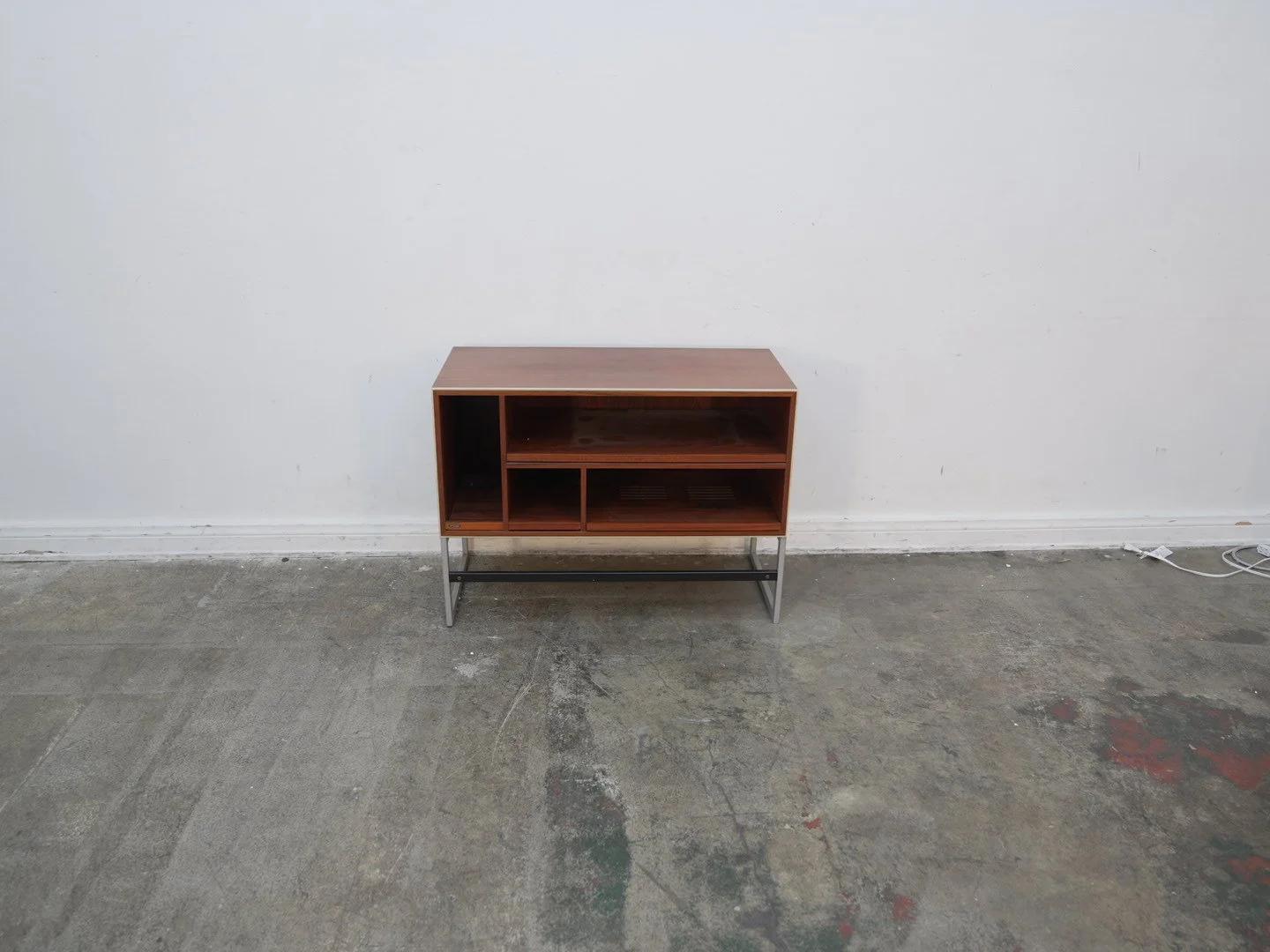 Bang & Olufsen MC30 Hi-Fi Mahogany and Metal Cabinet by Jacob Jensen