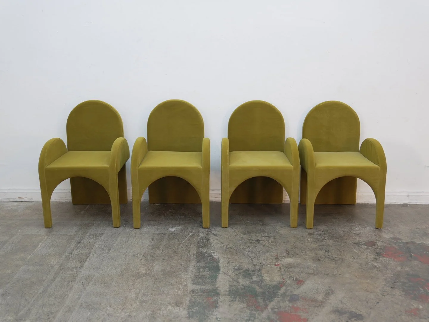 Set of 4 Green Velvet Dining Chairs with Round Arms