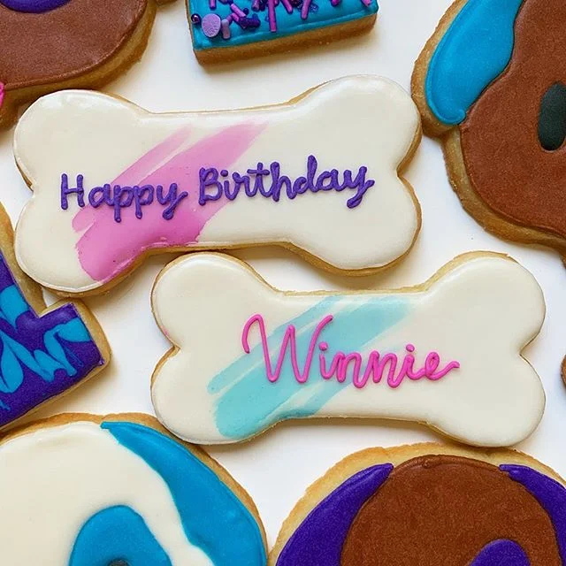 🐶🎉
.
.
.
#cookies #frosting #bestcookiesever #yummy #sweettreats #denver #dessert #confections #decoratedcookies #customcookies #cookieart #local #shoplocal #royalicingcookies #royalicing #colorado #frostedpeakscookies #denvereats #denverfoodie #de