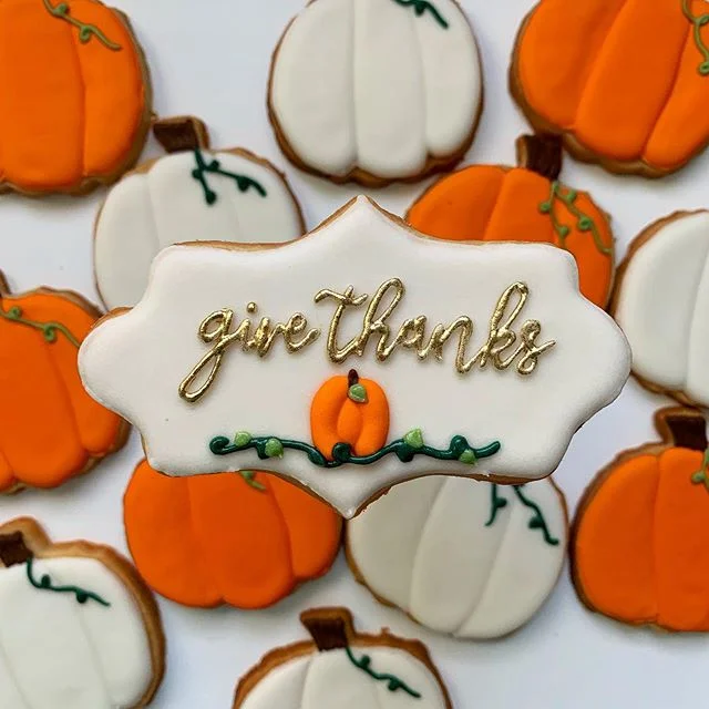 Happy thanksgiving! 🦃 I hope everyone is having a wonderful day! This year I am thankful for my fianc&eacute;, our families and friends and our animals!! 🐕🐈 What are you thankful for? .
.
.
#cookies #frosting #bestcookiesever #yummy #sweettreats #