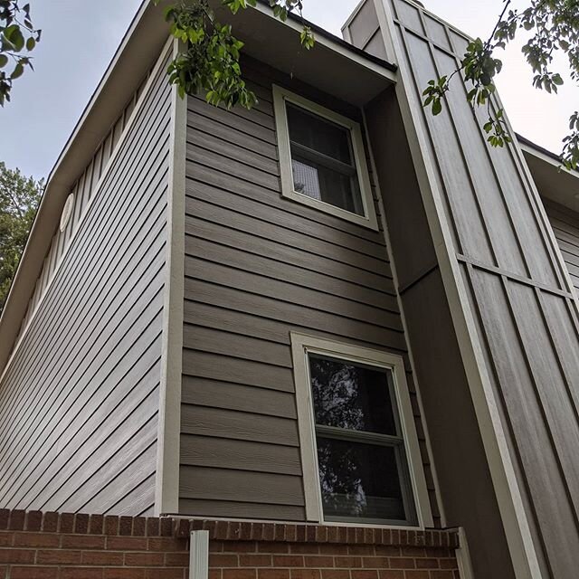 Sneak peak of our latest Siding project!! This home features beautiful #JamesHardie Color Plus Siding in Timber Bark with Cobblestone trim.

Here at #MyBuilderColorado we love helping make your Colorado Dream Home come to a reality. We can assist wit