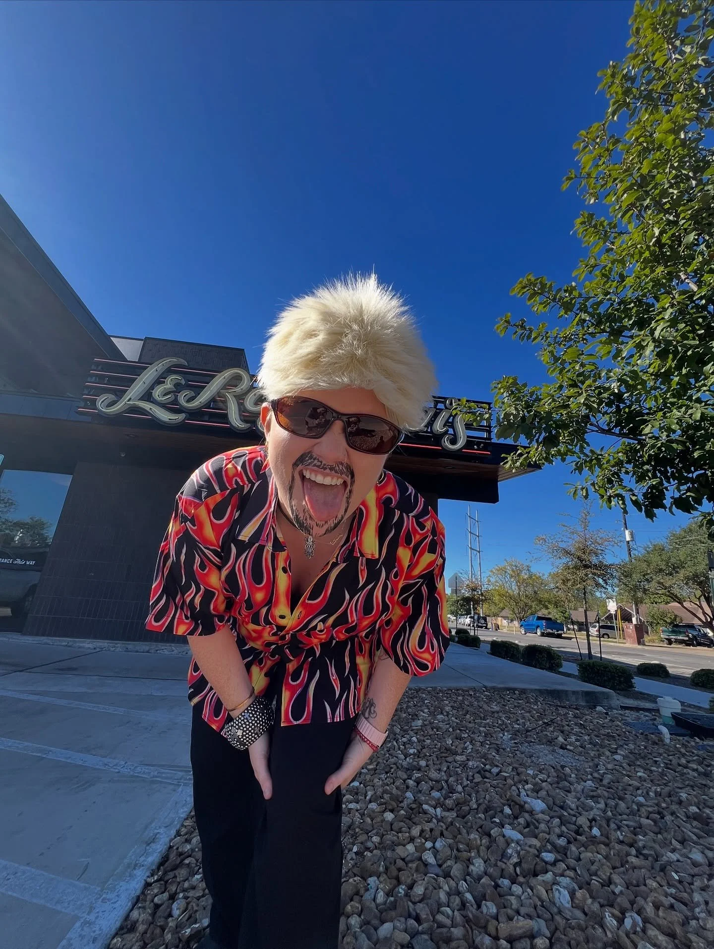 🎃 happy halloween!! 👻

looks like guy fieri made a surprise pit stop at @leroyandlewis, where he claims &ldquo;shama-lamma ding dong! that&rsquo;s a flavor explosion in my mouth!&rdquo; after trying the beef cheeks &amp; the iconic L&amp;L burger ?