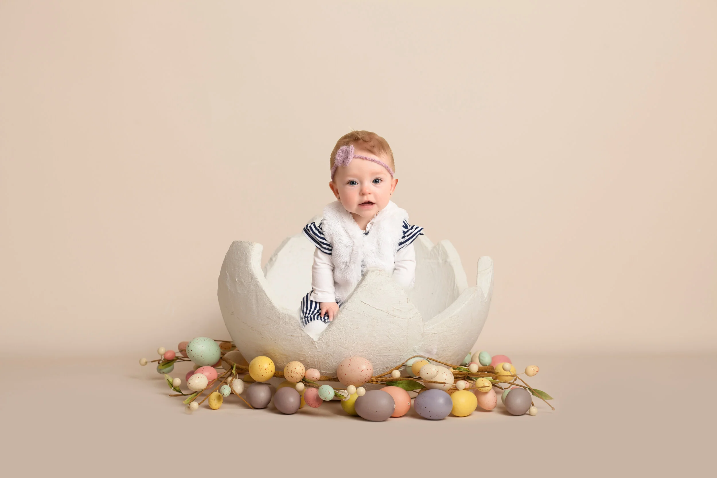 WEB cracked-egg-on-cream-download.jpg