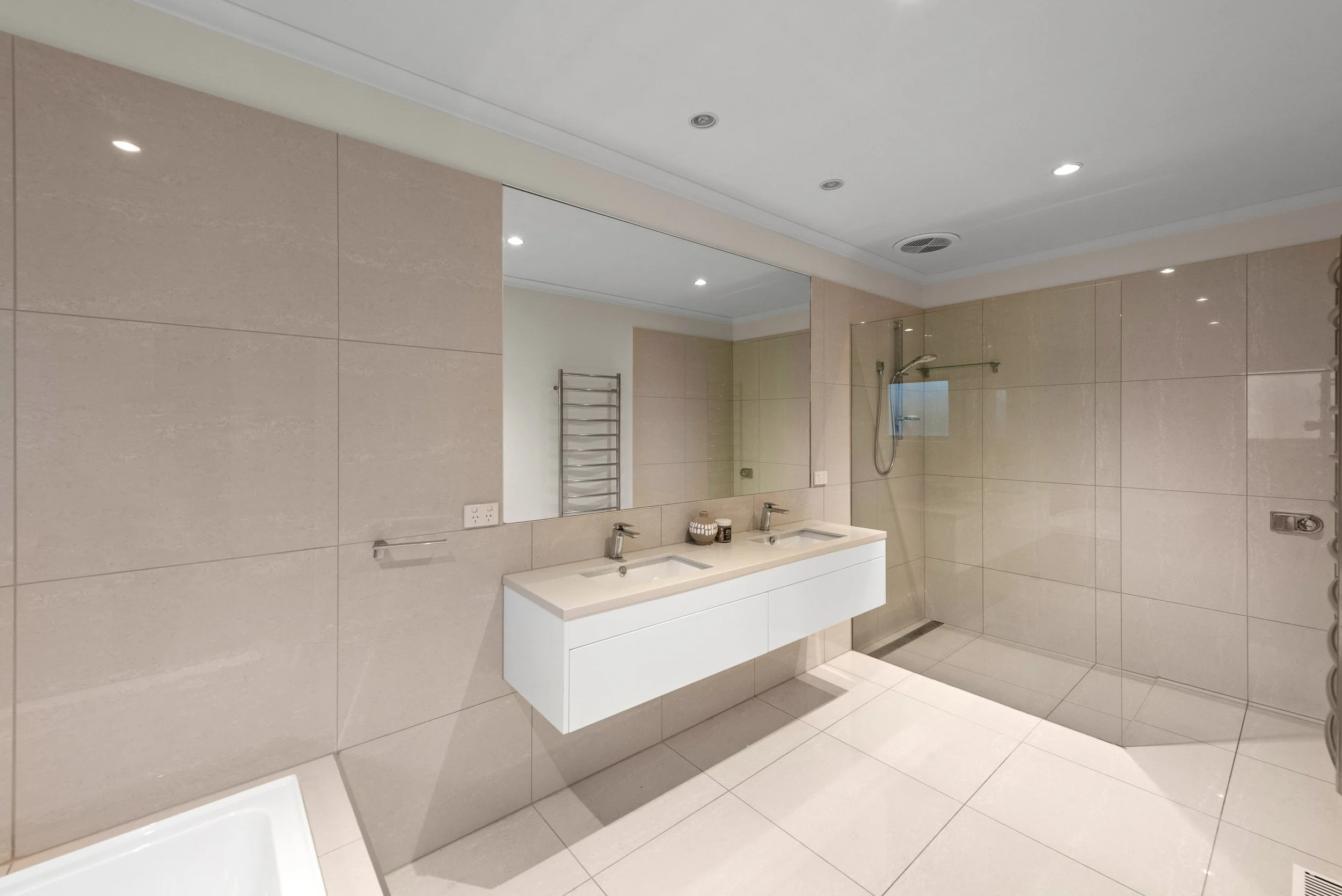 12 Blake Court, Mount Eliza (Print) (7 of 39).jpg