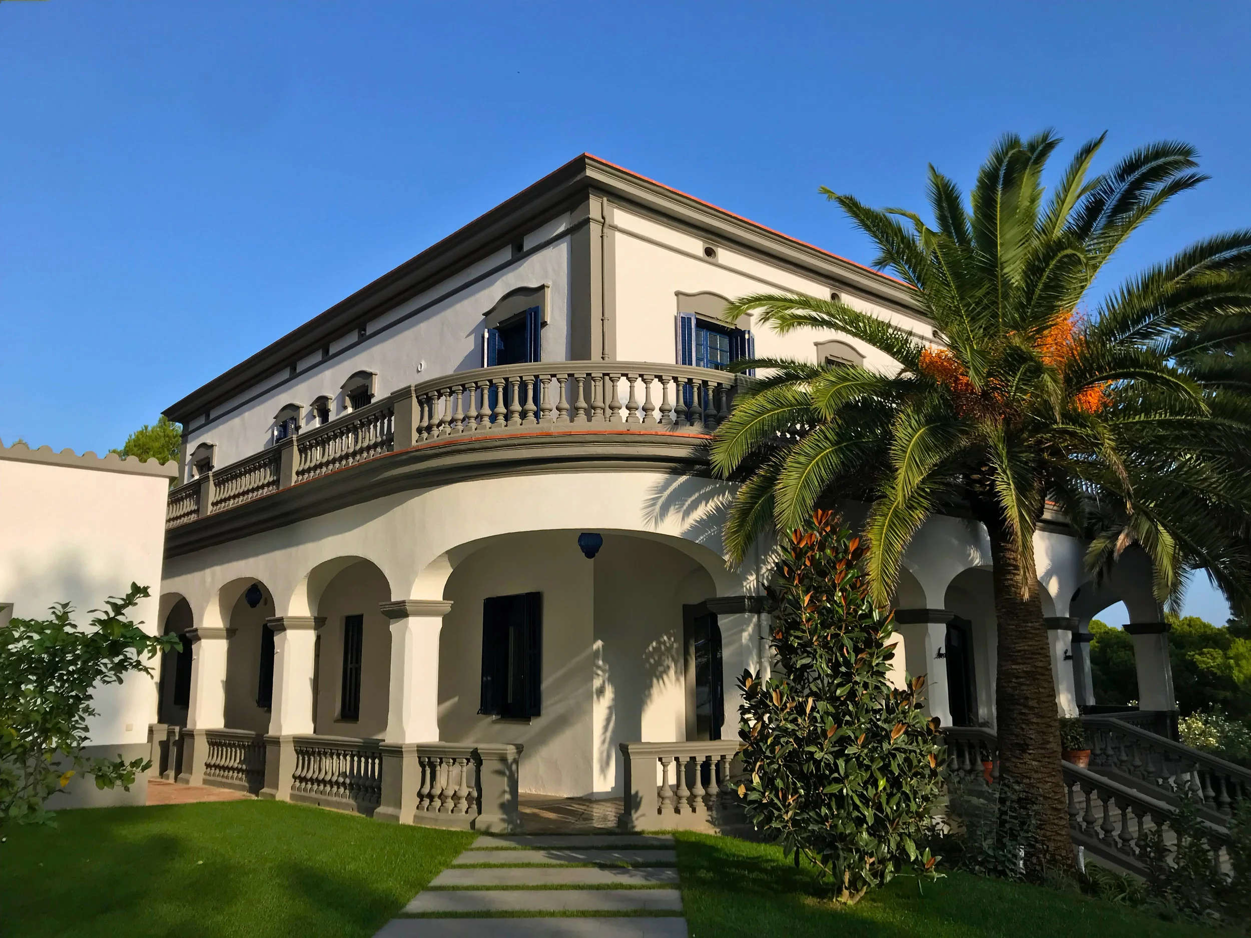 AVA-SENLLE-HOME.jpg