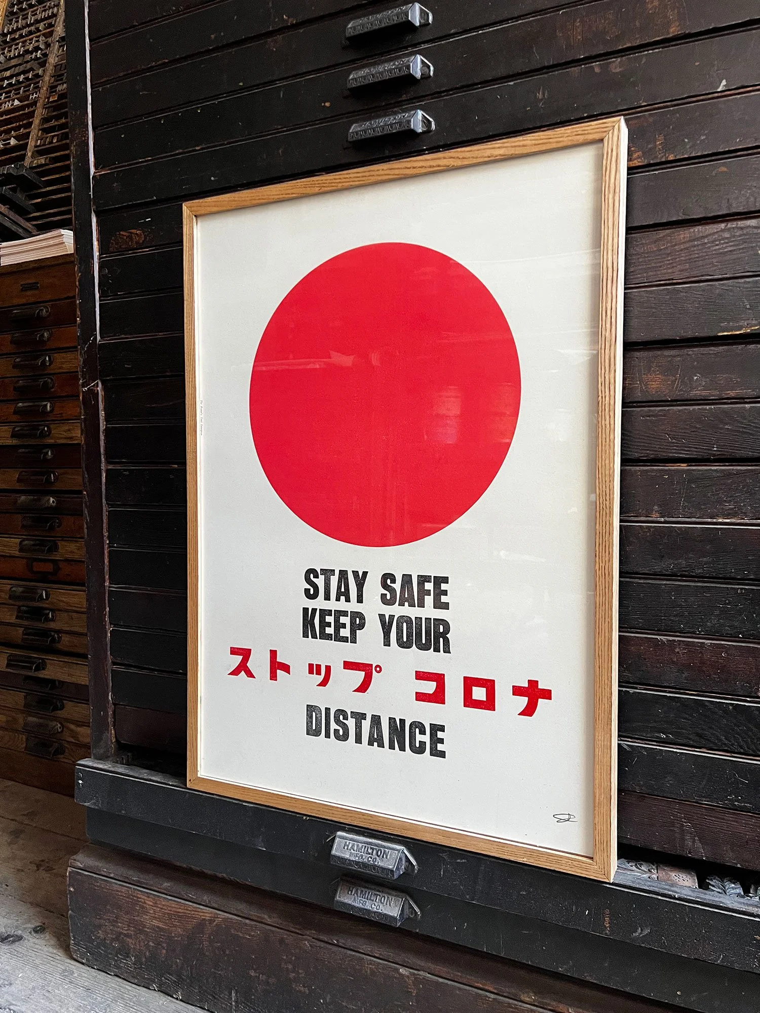 STAY SAFE KEEP YOUR DISTANCE (ストップ　コロナ)  PINK DOT