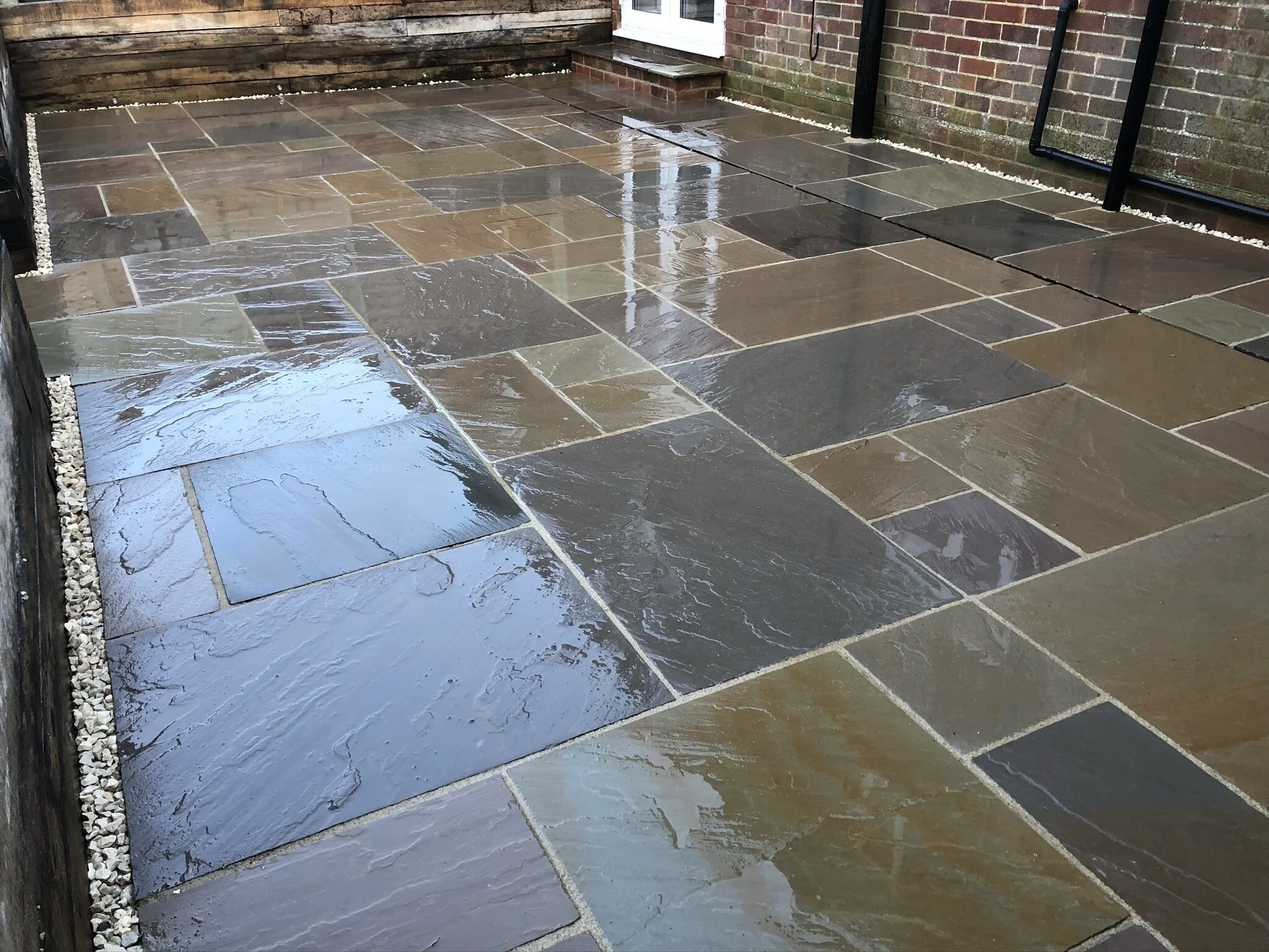 Lyns Patio-min.jpg