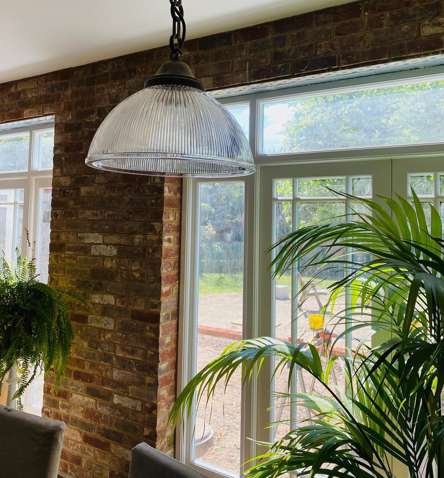 Exposed brickwork is an absolute favourite of mine! Look how beautiful this looks, especially with the house plants adding such vibrant splash of colour and the pendant lighting too. We really are enjoying seeing this project coming together! #lacarp