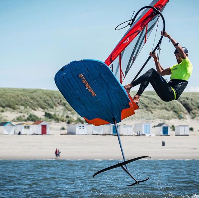 @kiranbadloe flying with his proboom

#proboom
#pieterbijlwindsurfing
#pwawindsurfing
#worldofwindsurfing
#windfoiling
#starboard
#severne

@pieterbijlwindsurfing 
@niekwindsurfing