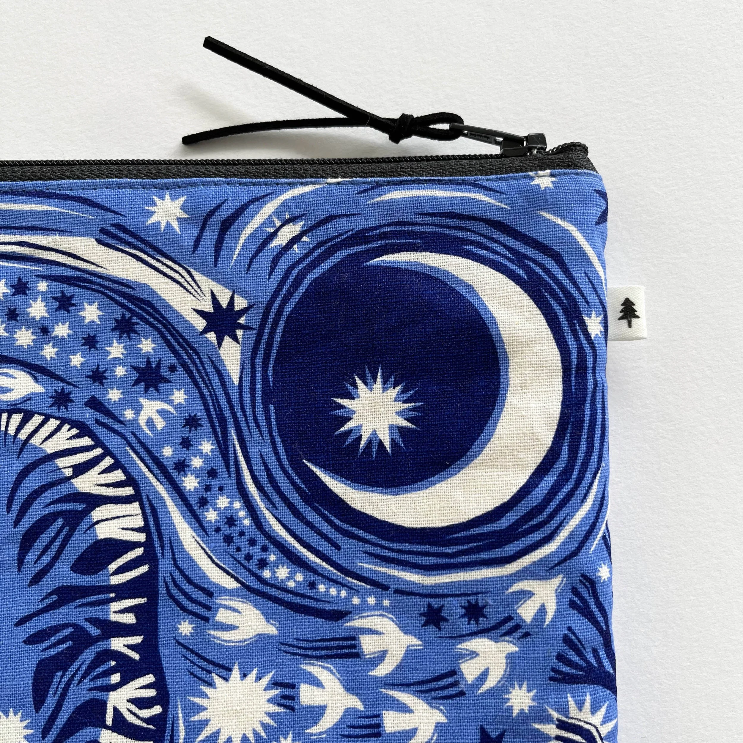 small fox pouch 4.jpg