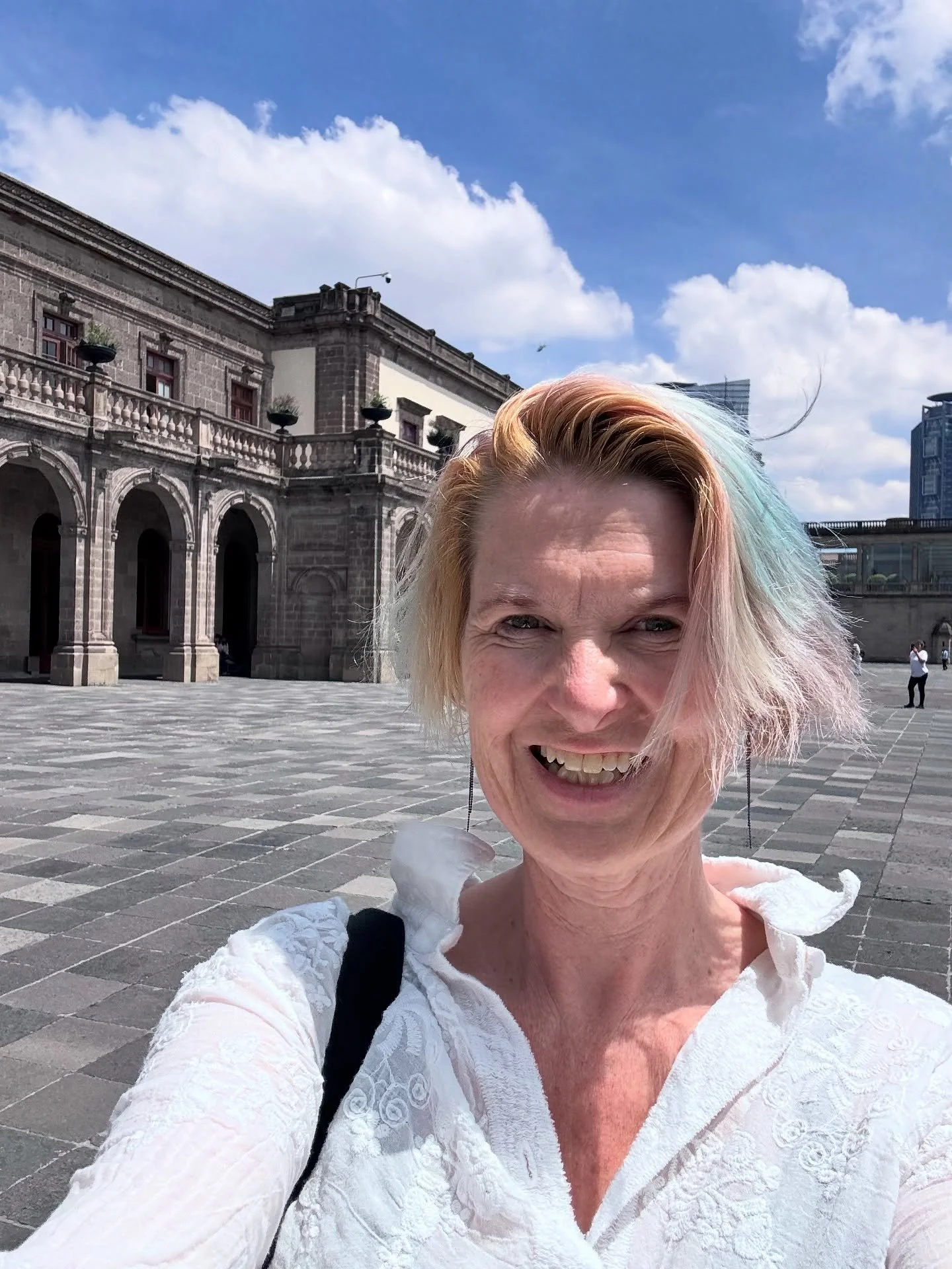 48 hours in Mexico City! 

Came down on Thursday for our friend @karen_e_kinney &lsquo;s art expo opening - and we&rsquo;re coming home with a piece to go in my new writing office to inspire my creativity!

Plus a visit to Chultepec castle (museum of
