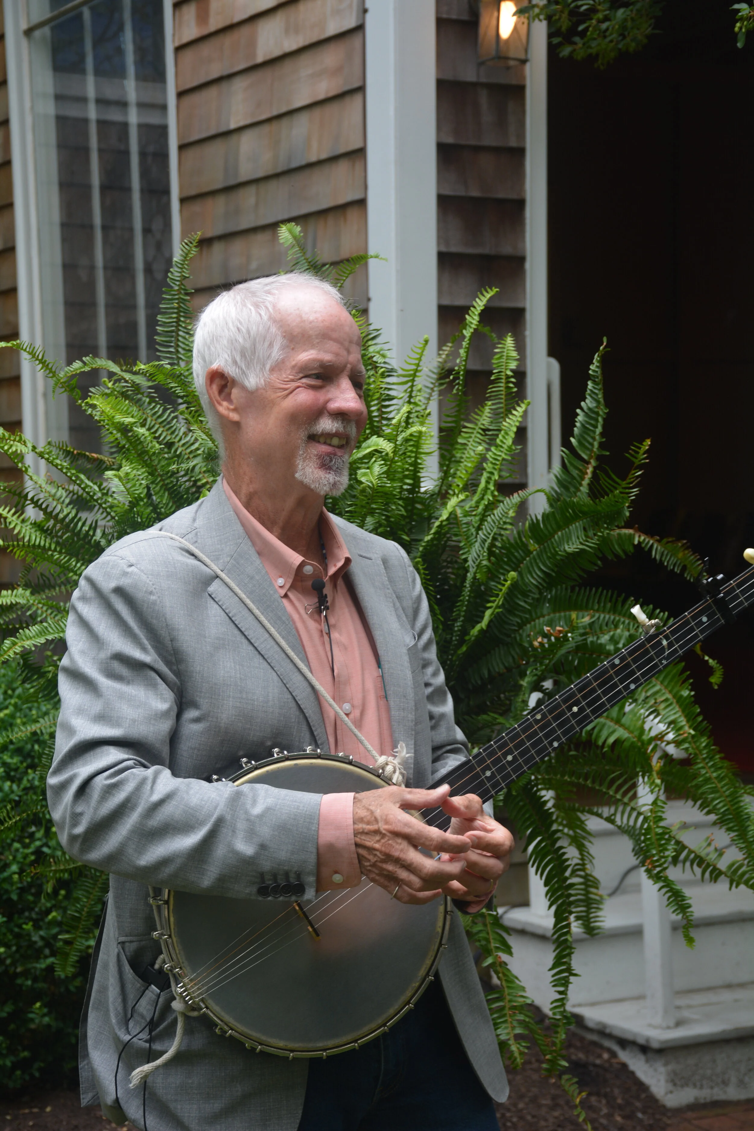 Bill alone w: banjo.jpg