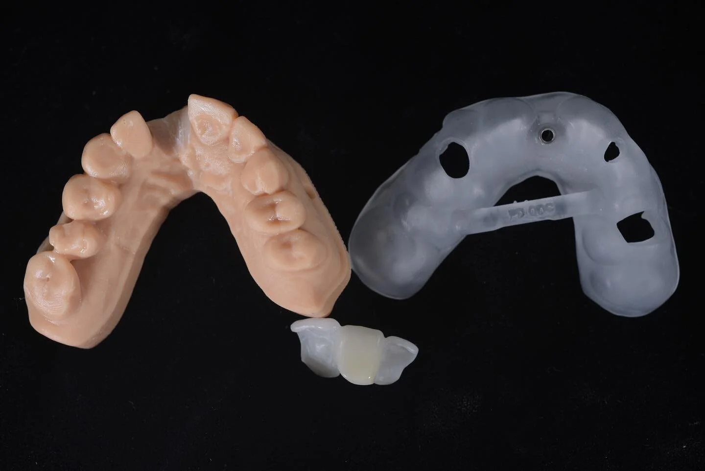 🔷3D printing has certainly changed the landscape for us as a dental lab.🔷
🔶We are continuing to learn more and more about this new technology. 🔶
🔷Surgical pilot drill guide and a tempshell so the patient can walk away with a tooth. 🔷
🔶Can&rsqu