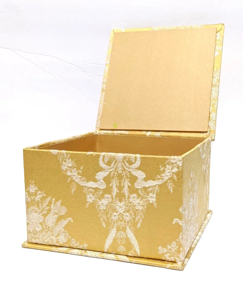 gold box3.jpg
