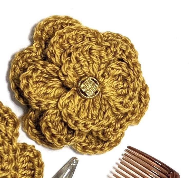 Toni Gold flower crochet bracelet and brooch