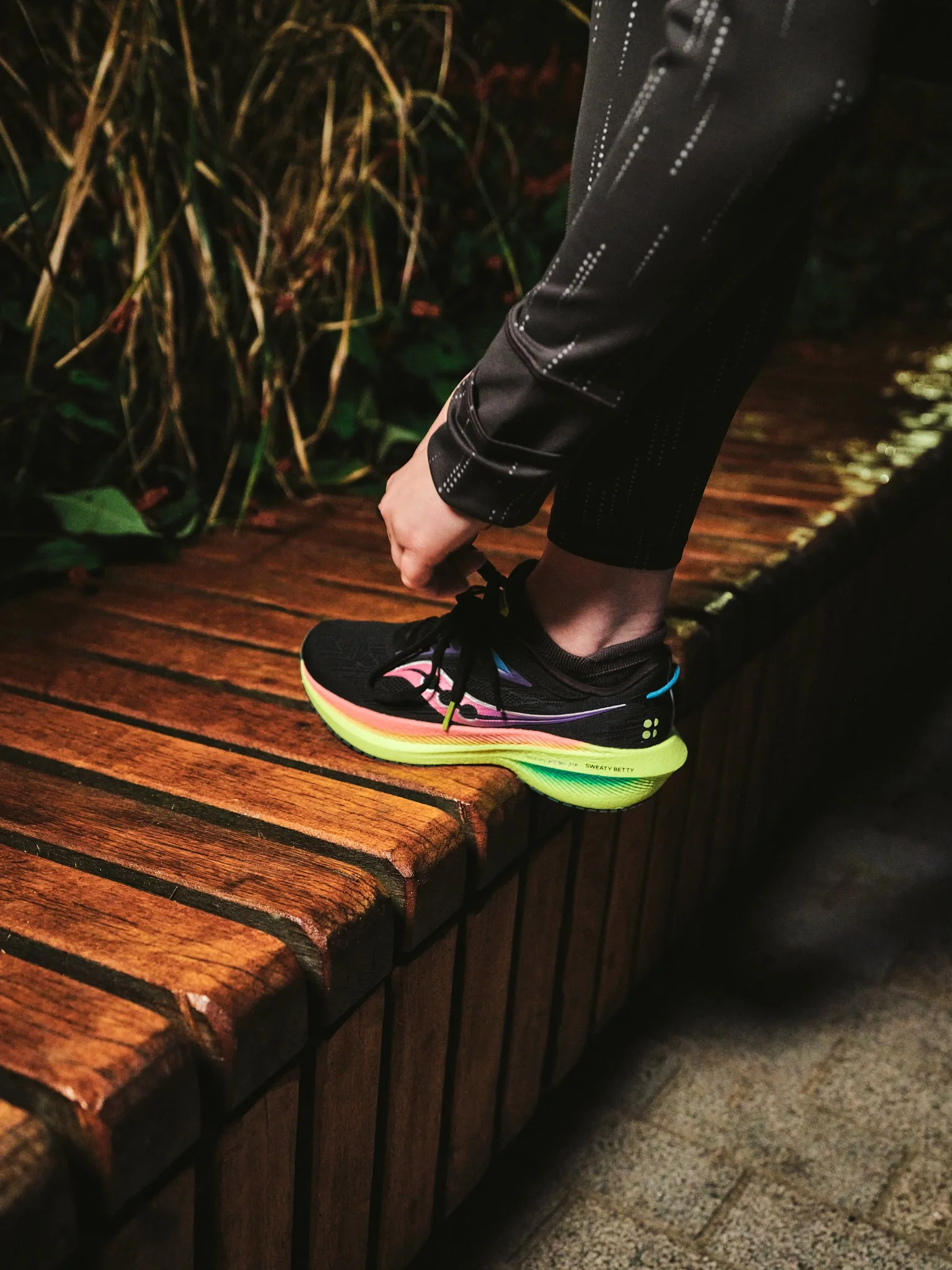 SWEATY BETTY x SAUCONY   REFLECTIVE RUN