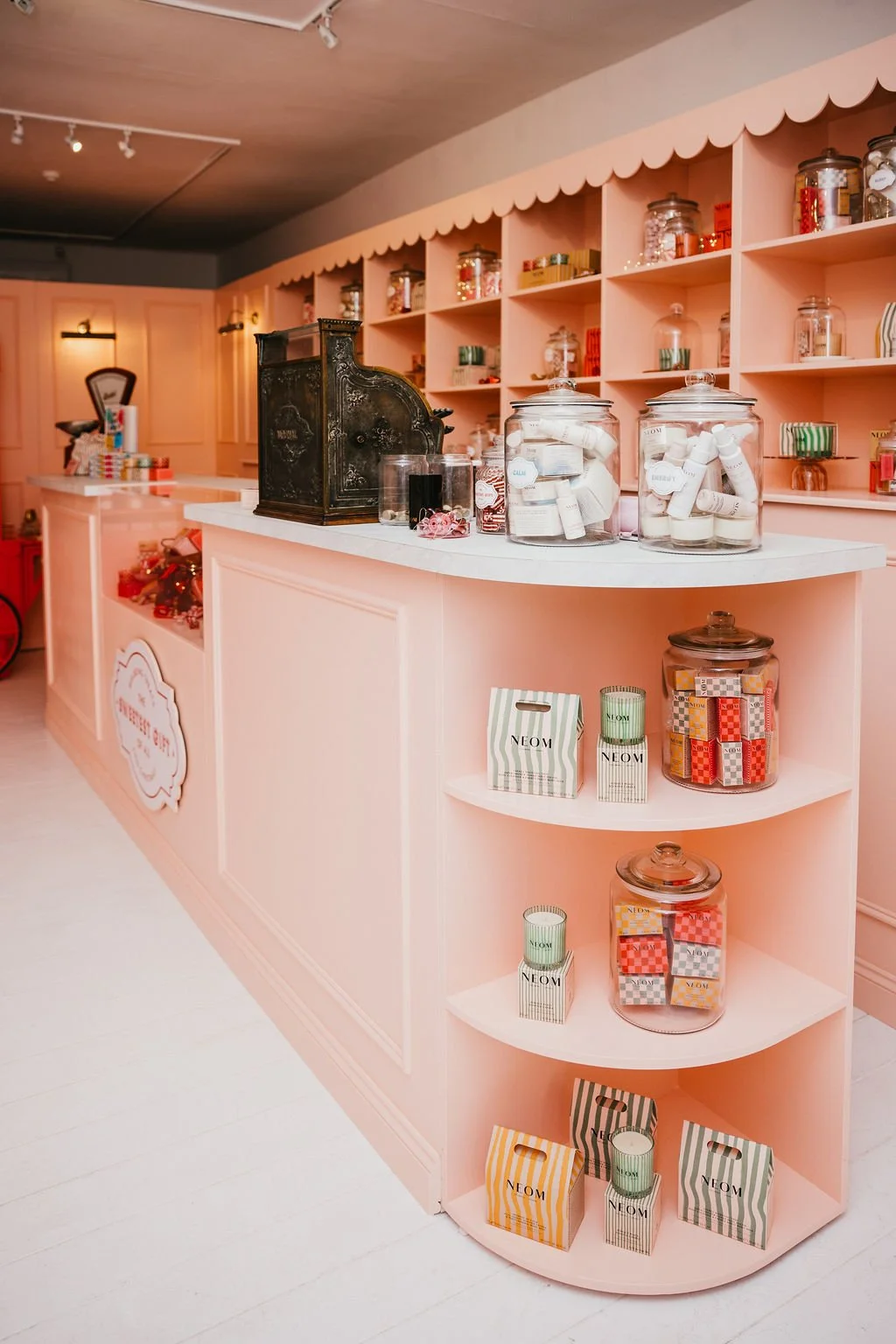 NEOM WELLBEING  
PICK & MIX SWEET SHOP