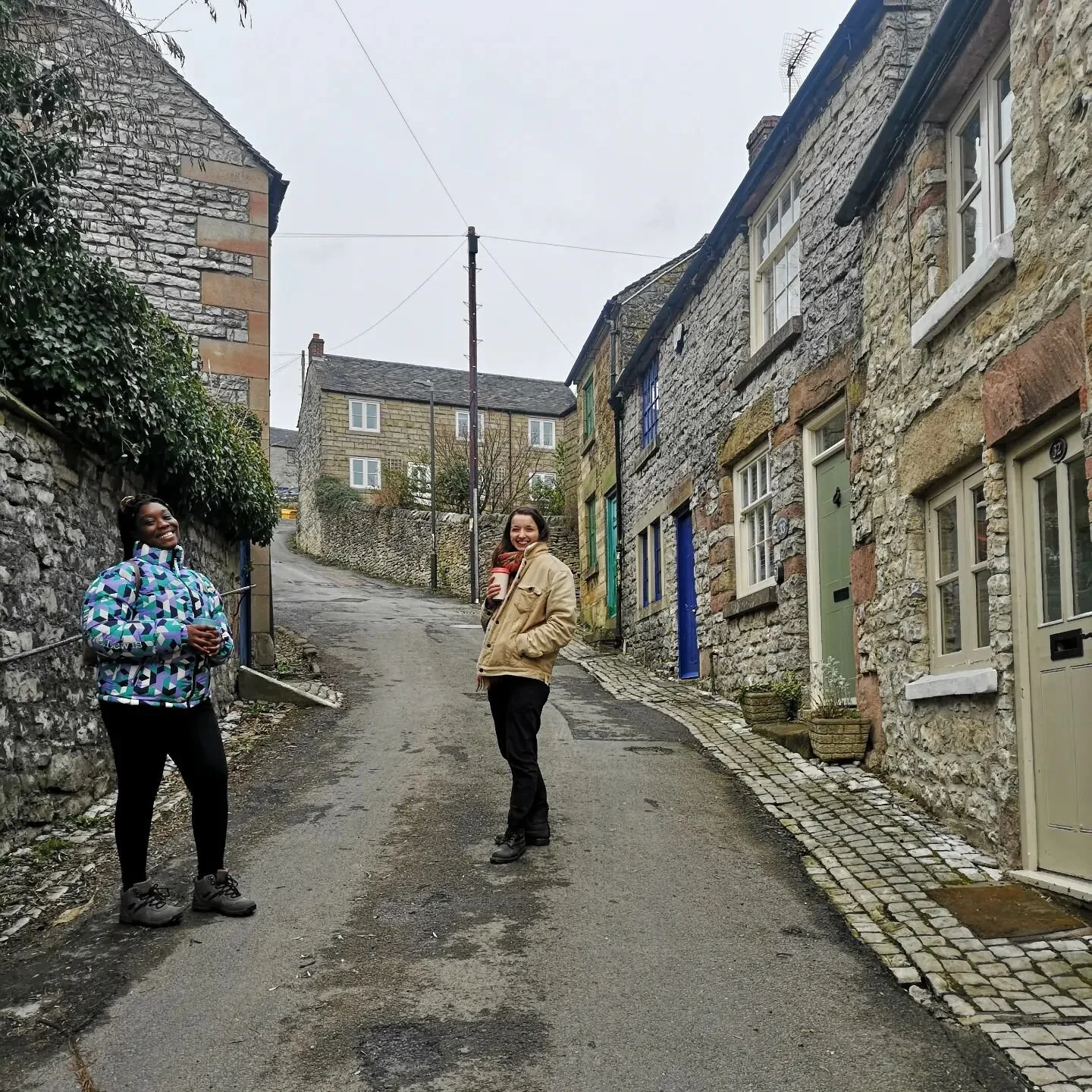 Team trip 🌳 @soniatyrna and @priscax98 visiting @tessac25 in Wirksworth to chat all things Collaborative Future and eye up their new space and project with @nick.stanhope, @andbreathe_wirksworth 👁️👁️