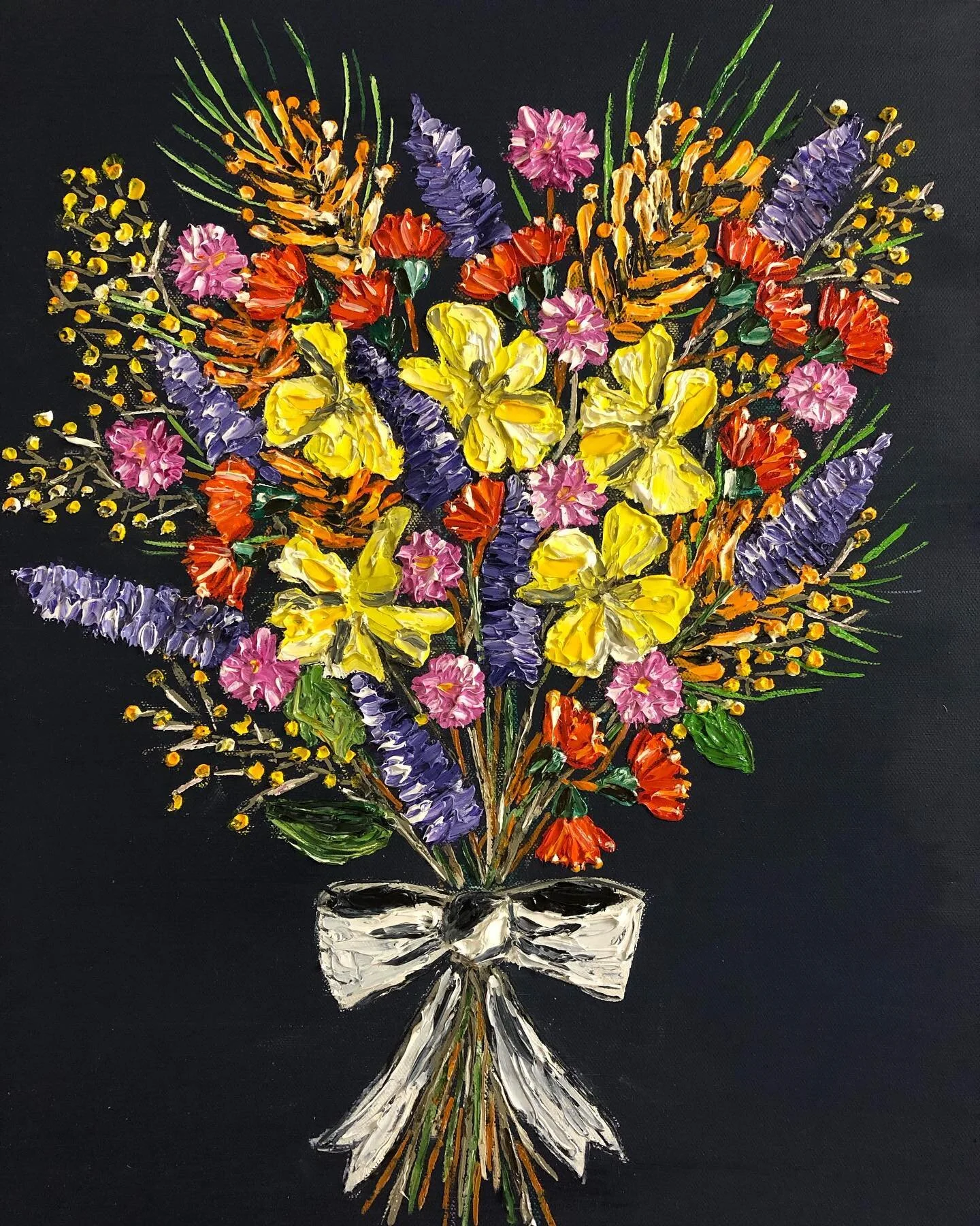 Sweet little palette knife number featuring a few lairy locals: sticky grevillia, elephant ear wattle, kapok, woollybutt, pink bachelor&rsquo;s buttons &amp; purple mulla mulla. 🌼🌸🌺💐🌷🌹🪷🍁🍃. 
50x40cm. Oil on canvas.