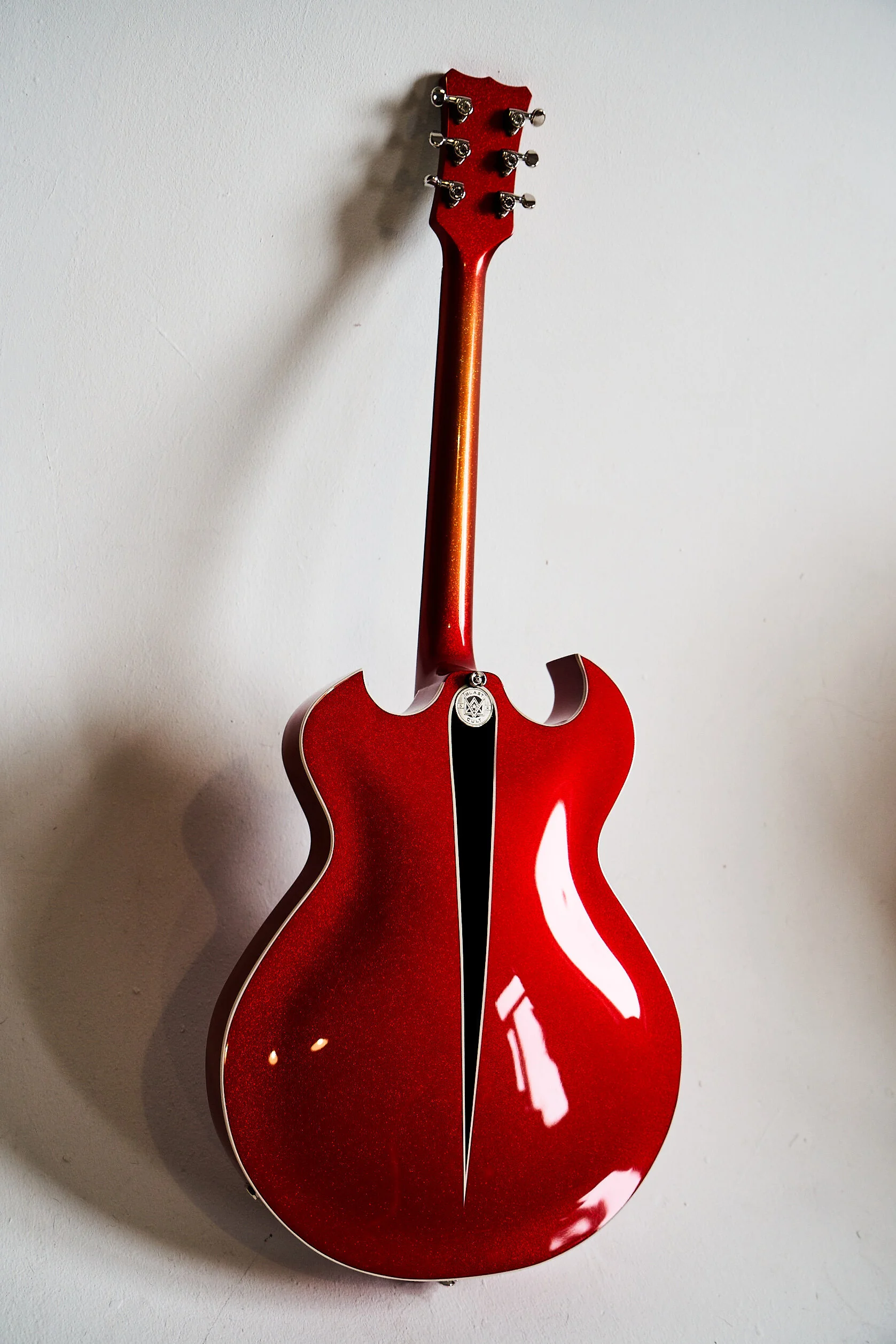 BlastCult_HollowBody_Guitar4116.jpg BlastCult_HollowBody_Guitar4116.jpg