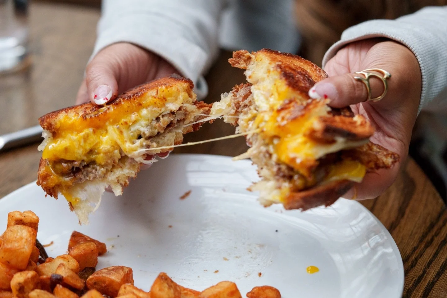 // We take our cheese pulls very seriously // Try the breakfast melt at brunch every Sunday from 10am to 3pm // 

#SundayBrunch #BreakfastMelt #BrunchIdeas #MilwaukeeRestaurants #MilwaukeeBrunch