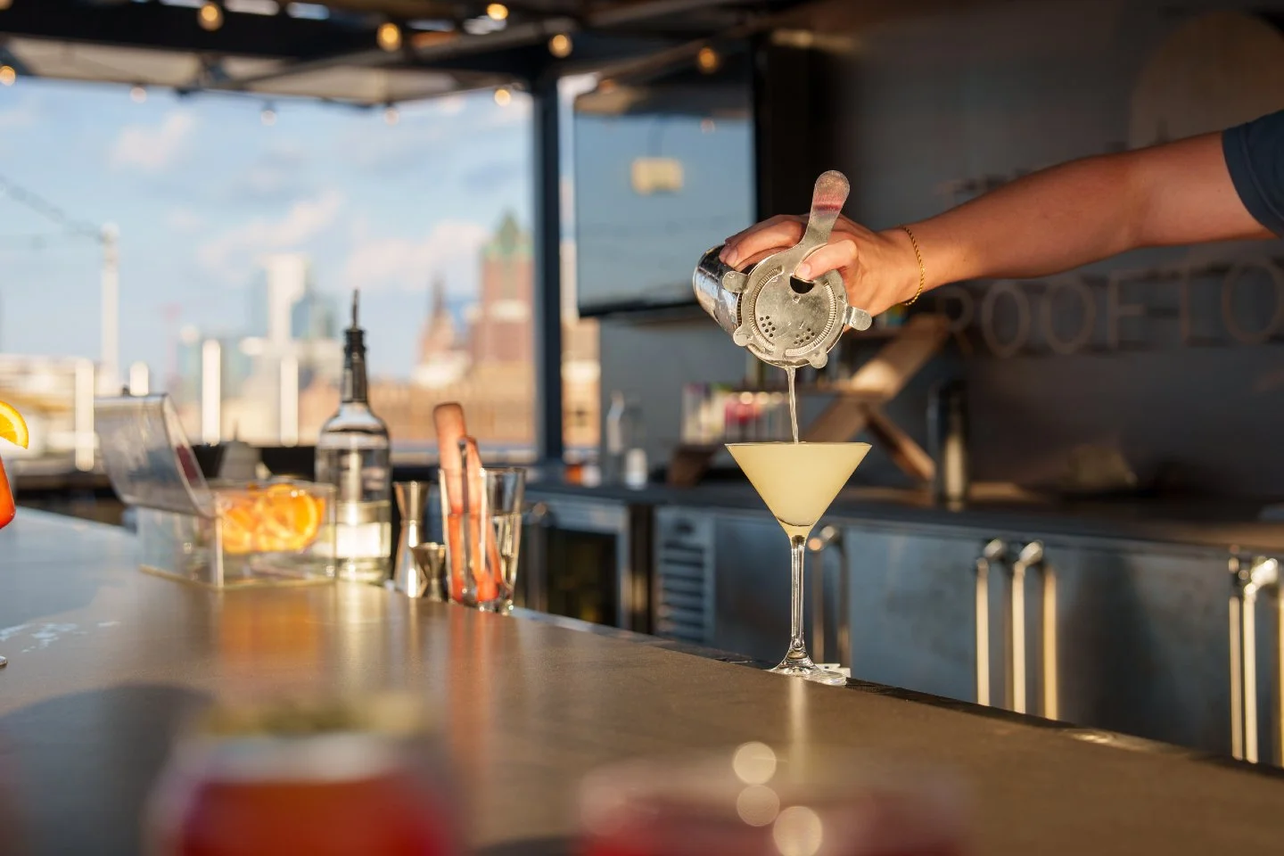 // Finally. Rooftop season. Like drinking in winter, but outside. With a good view. And a slight breeze. //

#atpilotprojectbrewing #mkemycity #milwaukeerooftop #milwaukeerestaurants #milwaukeebar