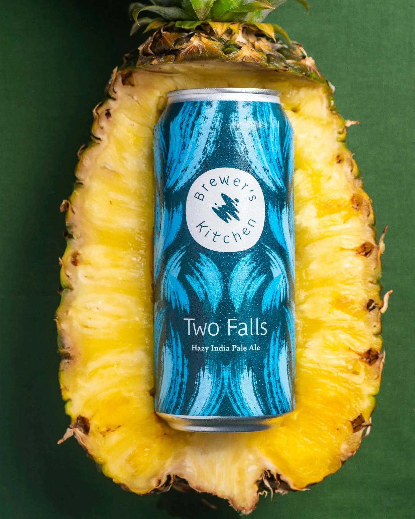 Turns out, hops can be surprisingly tropical. Citra, Talus, and Sultana bring notes of pineapple, mango, candied citrus, and pine to Two Falls. Pretty impressive for a flower.

#brewerskitchenbeer #twofalls #hazyipa #craftbeer #chicagobrewery