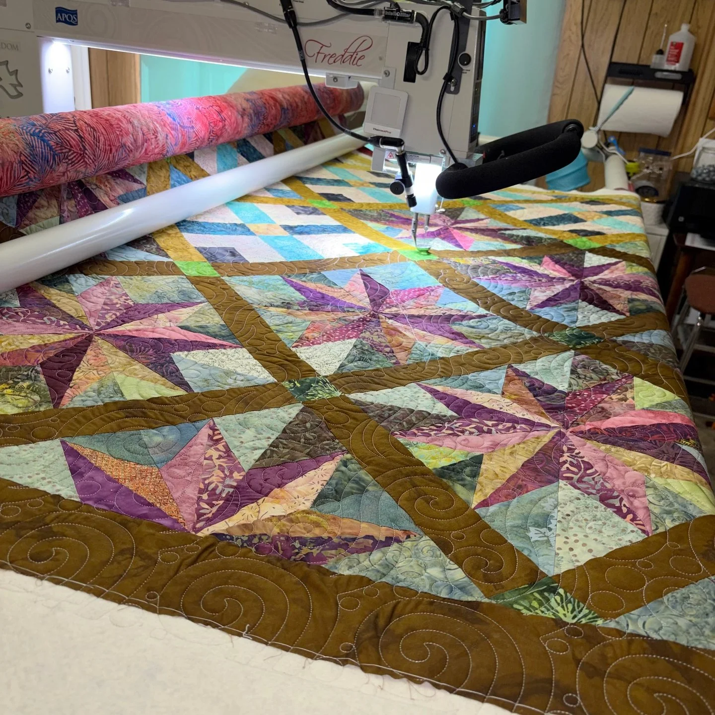 Take a look at Marilyn's stunning quilt!! I love seeing each of the quilts that are sent (or brought, in this case) to my doorstep. Each one is unique and gives a peek at the personality, style and/or heart of the quilter behind the seams!

This one 
