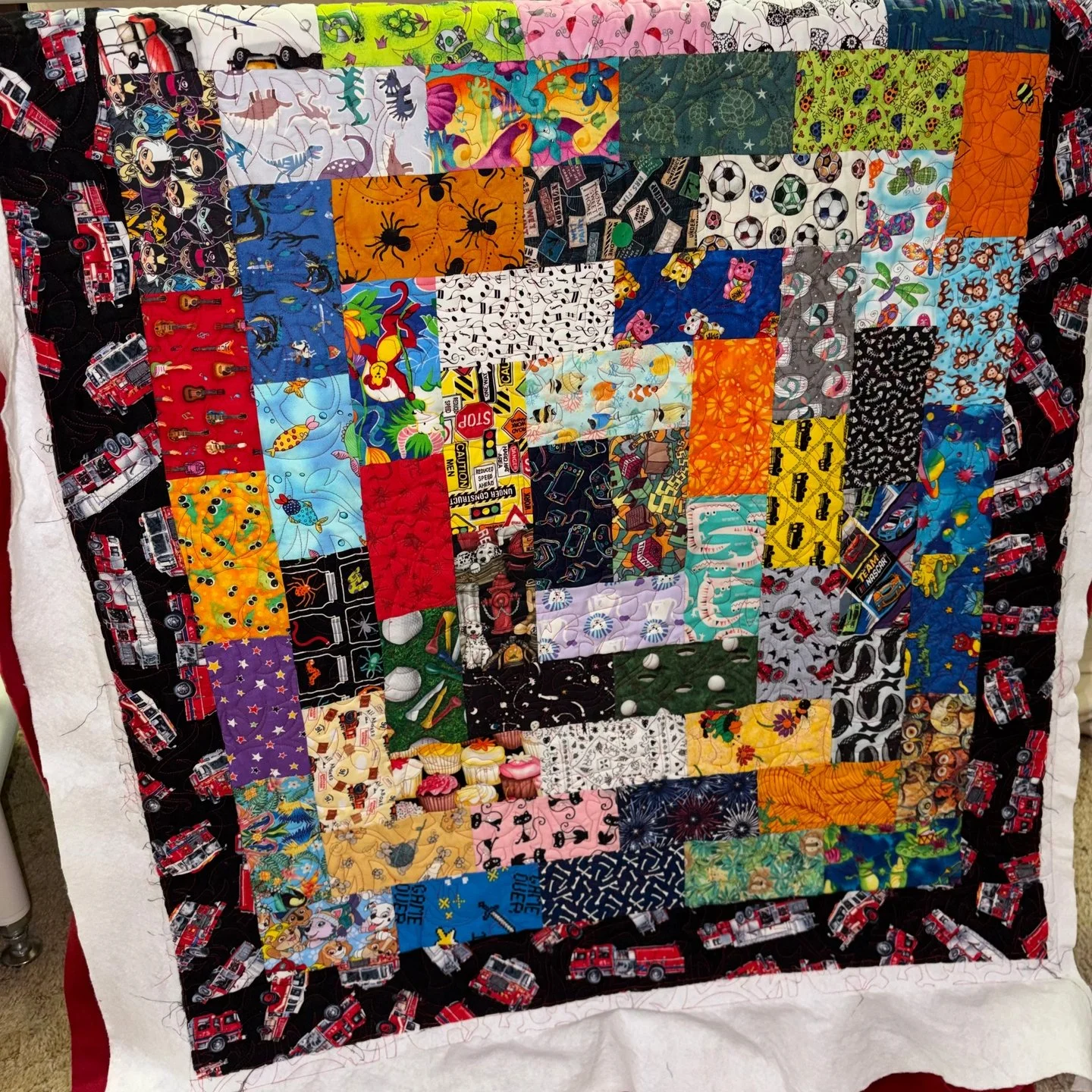 Tina made another I-Spy style quilt with so many fun prints! For the quilting, she chose Dino Jungle and it really shines on that minky backing!

Maker: Tina @mothermayhem55
Pantograph: Dino Jungle

#pieceofhomequilts #pohquilts #glidethread #compute