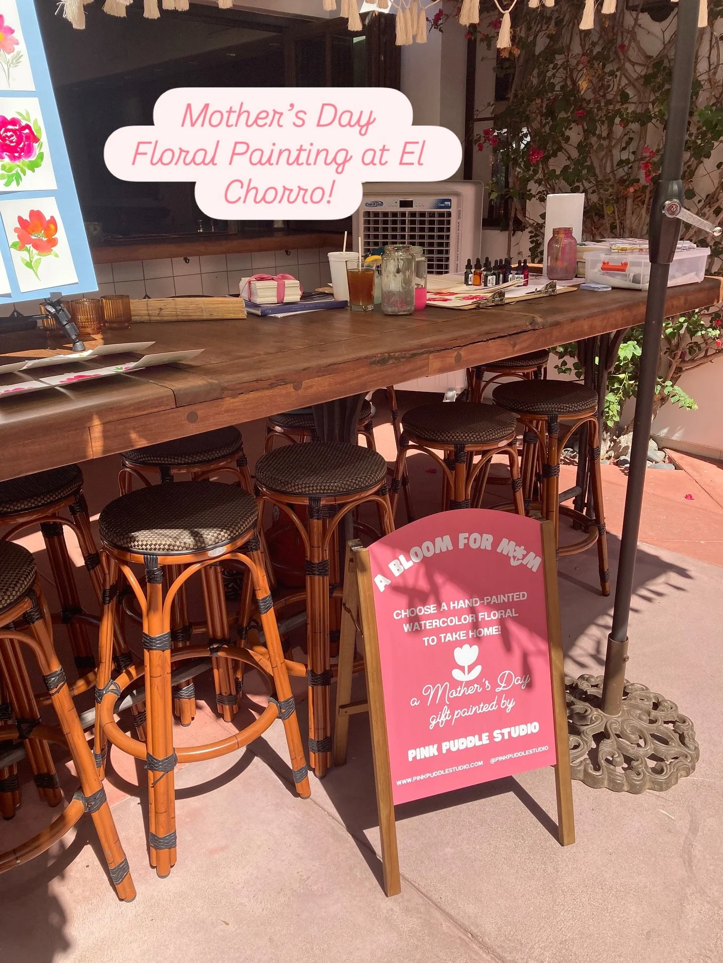 I had such a wonderful time at @elchorro this past Mother&rsquo;s Day , painting quick beautiful florals for all the moms to take home!

Such a beautiful crowd that really appreciated art, which makes me so happy! Hand painted artwork is here to stay