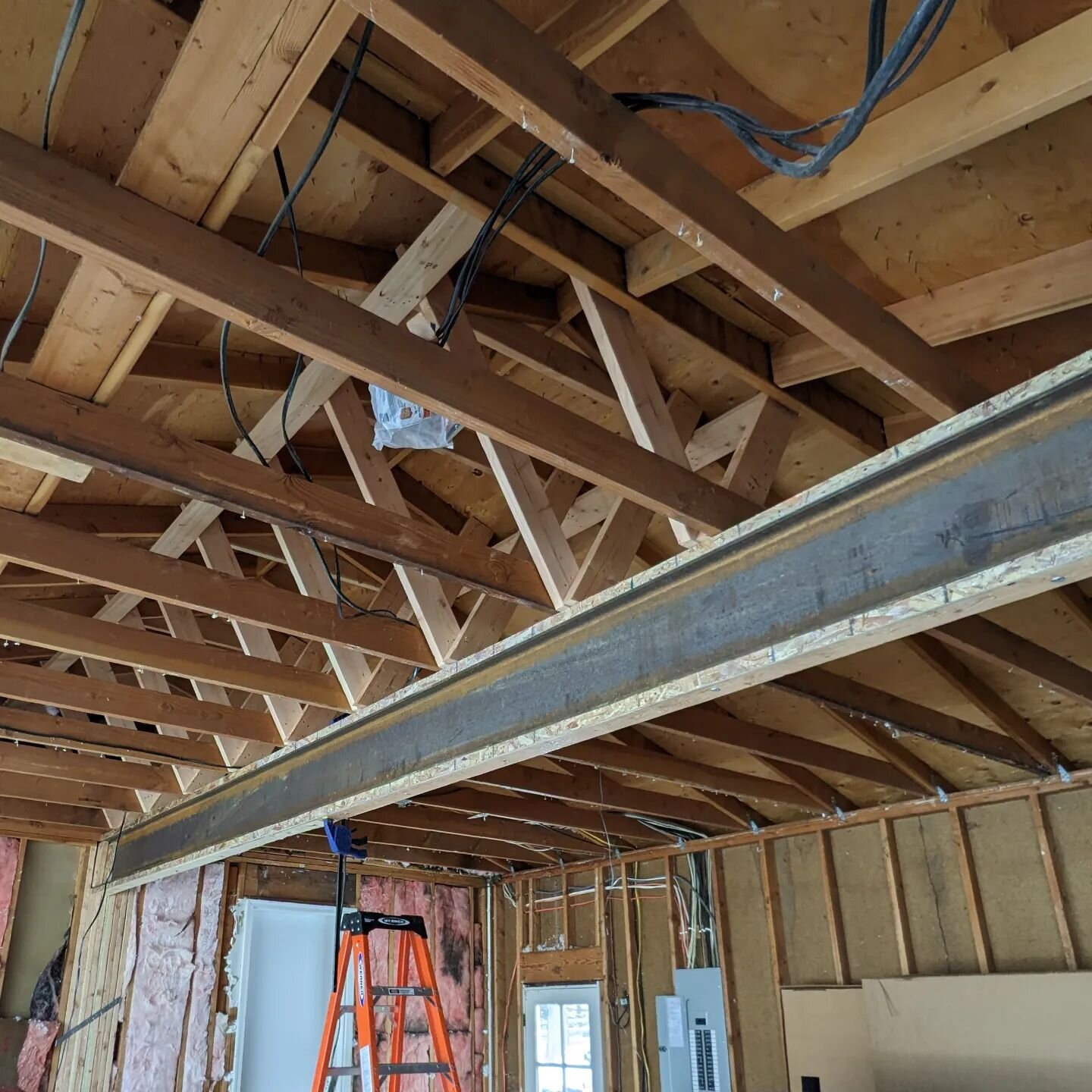 Structure is Sexy! It's always apparent within 30 seconds of showing up to a site if the framing crew but care into their work. @faurotconstruction and their crew knocked it out of the park with this garage extension. (Pictured is an existing prescri