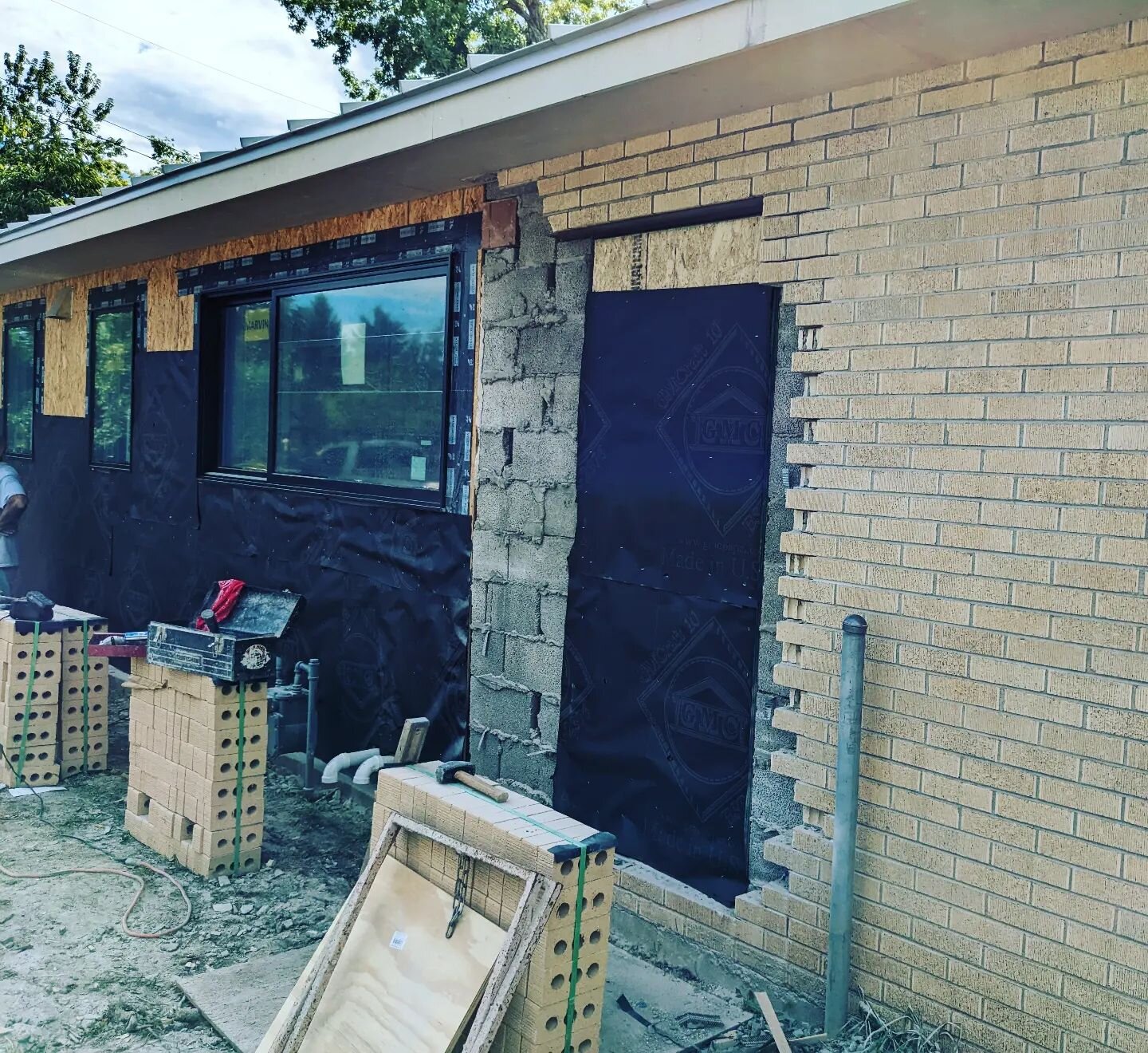 Tying in new to old for this addition, mixing masonry with wood framing, new foundation to old, and making it seamless, tricky on the engineering but even more so on the masons, framers, finishers! Excited to see this come together!