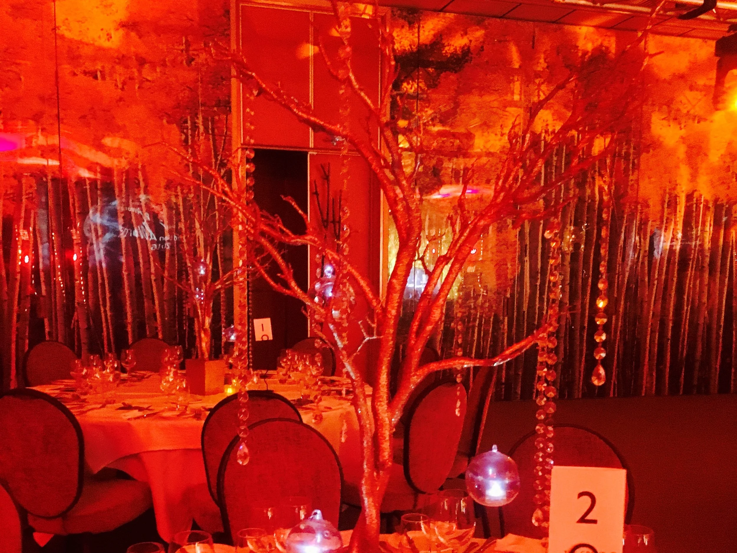 Glam and Glitz Table Centres: Glitzy Table Centres