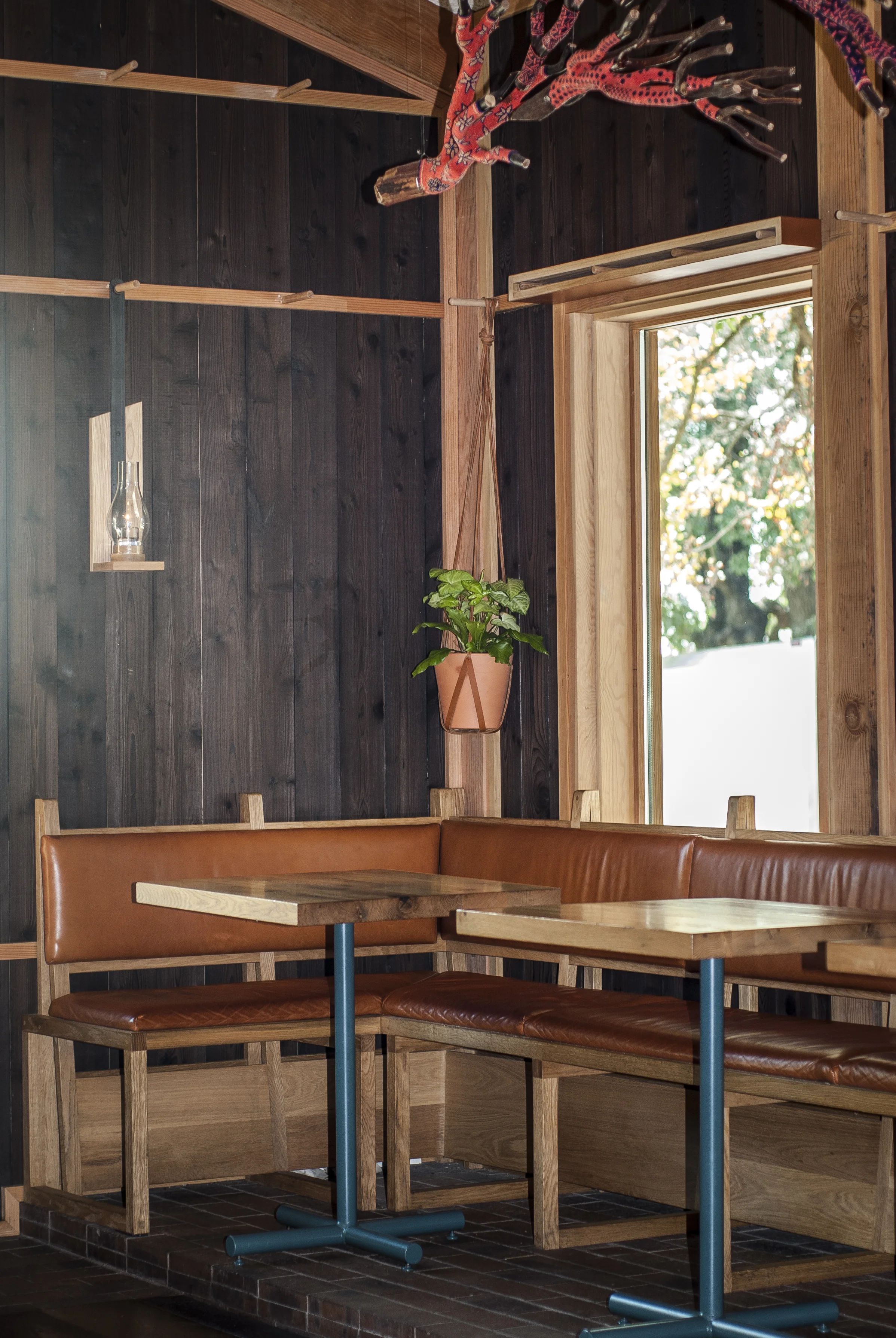 CORNER BANQUETTE.jpg