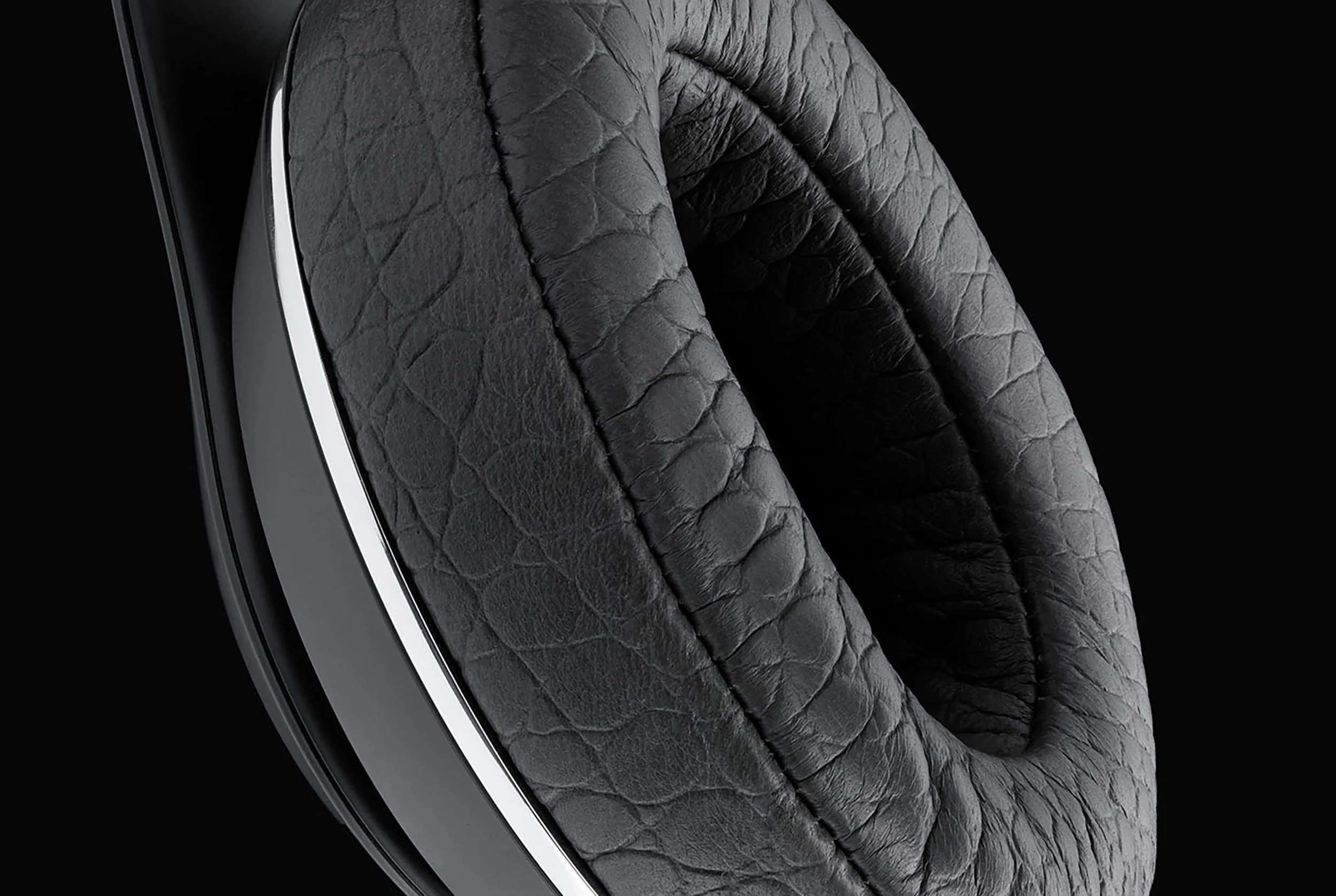AWANG_macro_insideearcup.jpg