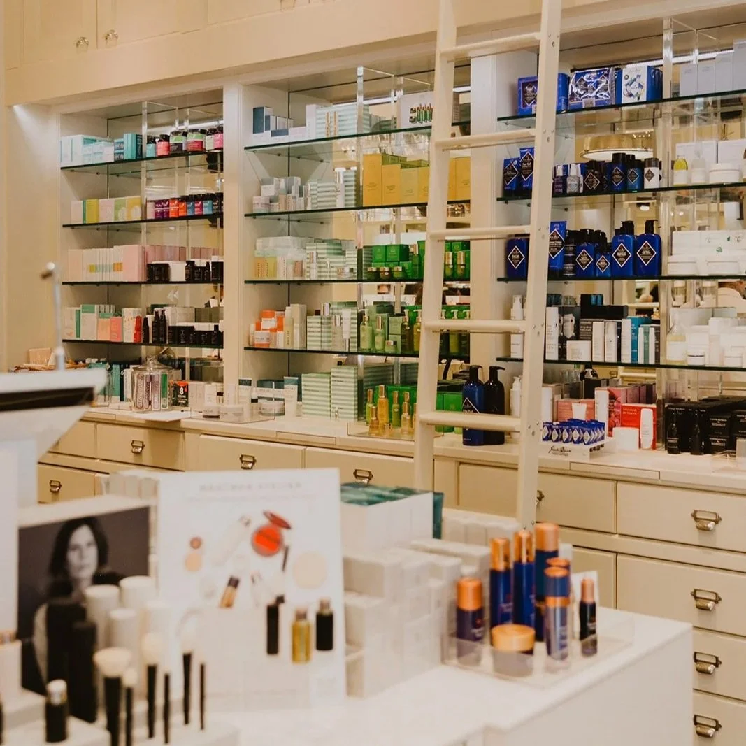 Mix, Mingle &amp; Jingle Holiday party hosted by Cos Bar