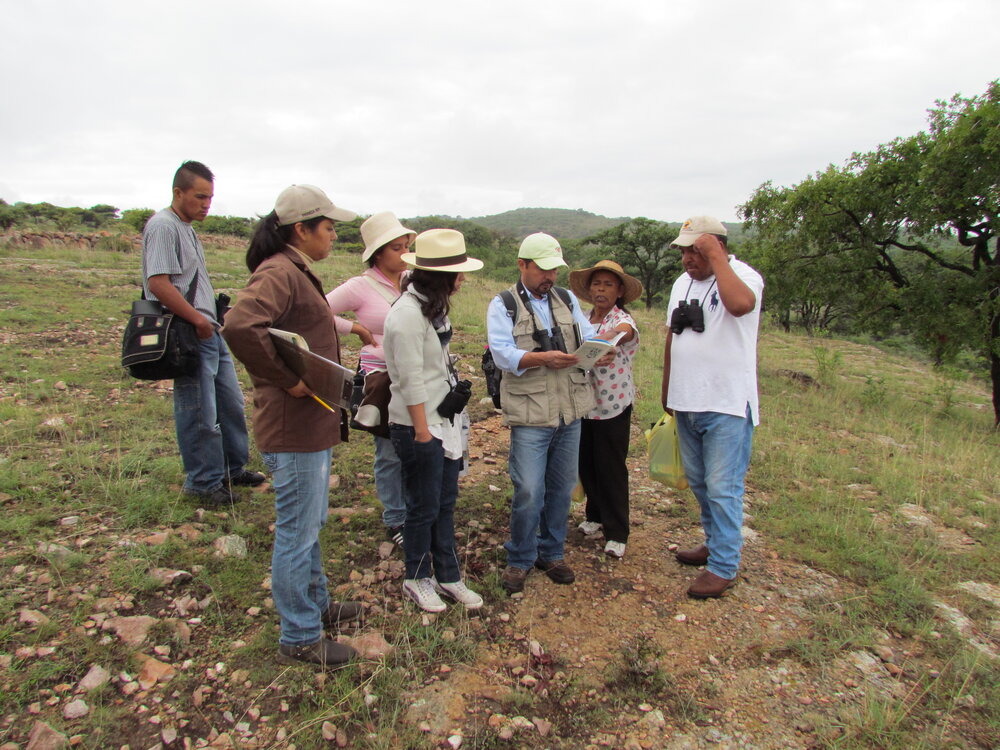 Con jóvenes del río Laja