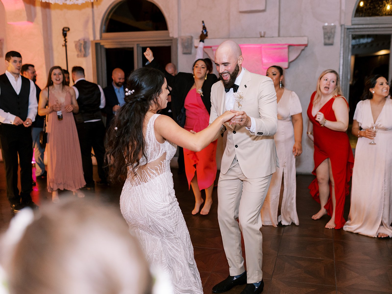 Cake table streamer wall wedding35.jpg