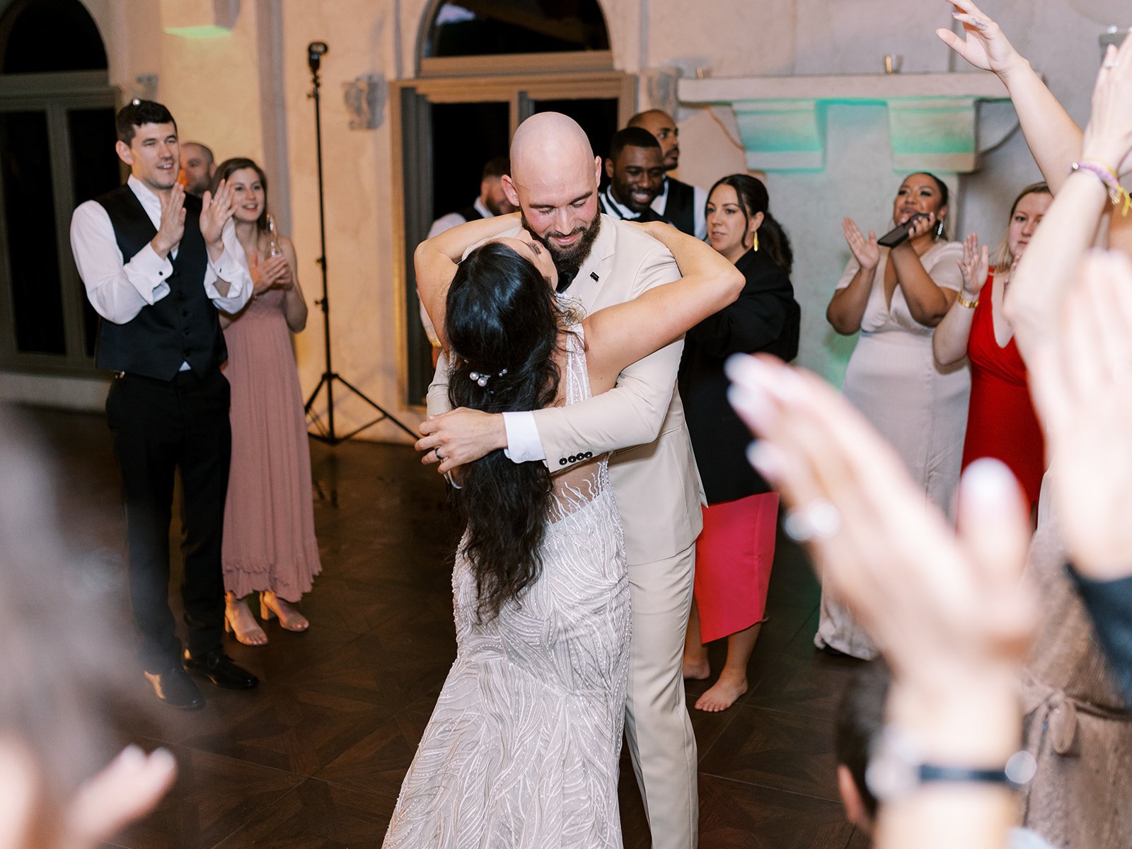 Cake table streamer wall wedding37.jpg