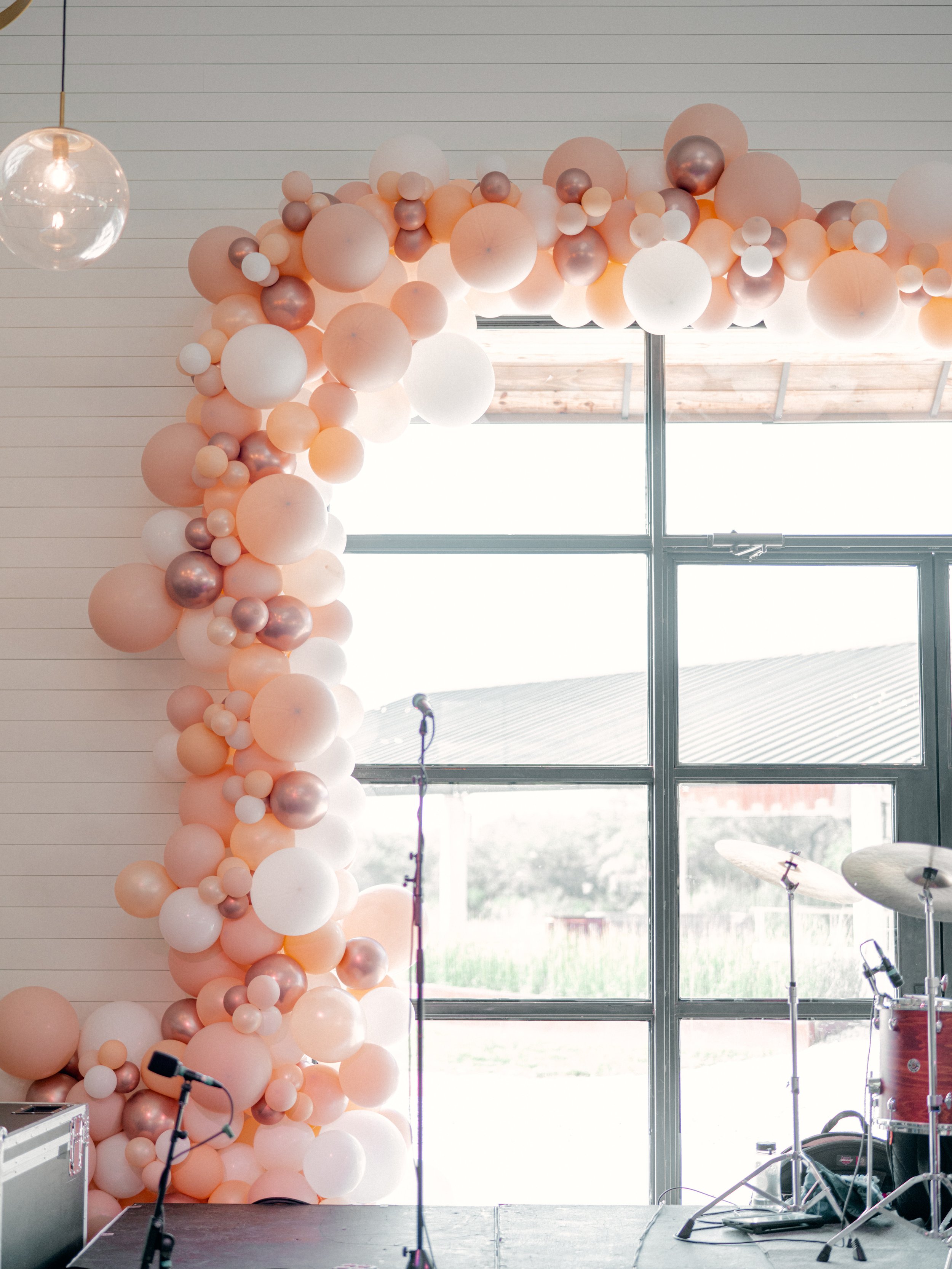 Austin TX wedding balloon garland8.jpg