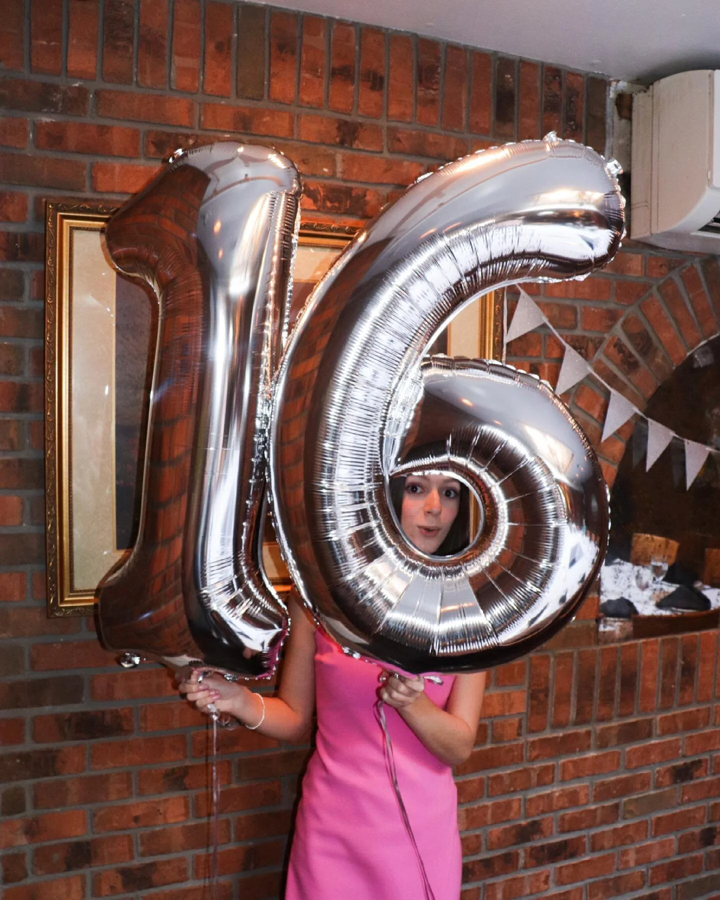 Happy Sweet 16 Jess🥳🥳 Make sure to go follow my amazing assistant, Rebecca!!! I am so proud of her-the first 2 pics on this are ones she took🥰🥰 Thanks again Jess for letting us capture your special night ❤️❤️❤️