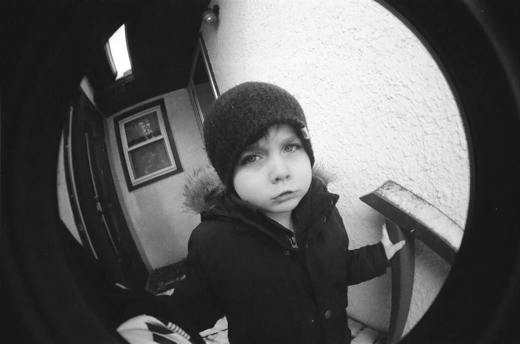 I gotta start taking photos for myself again.
#2018 #lomoladygrey400 #film on #fisheye2 

#fennonfilm