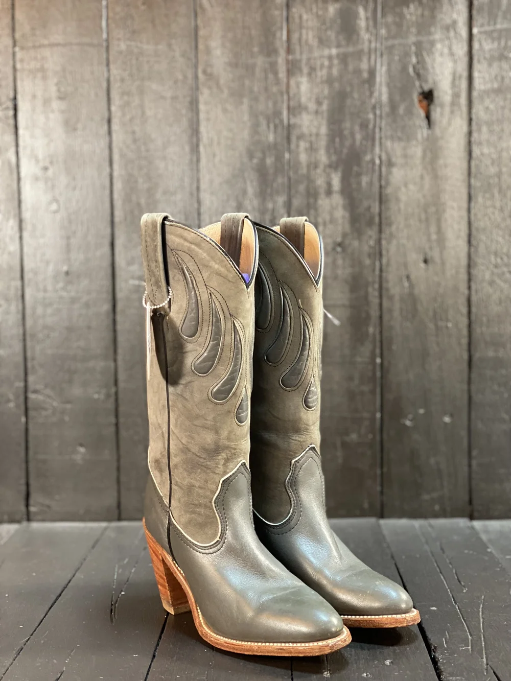Vintage FRYE Women\' Suede Leather Beige Boots Size 6B‎ Made in USA 1970s. Frye Vintage Campus Boots Women main image 2