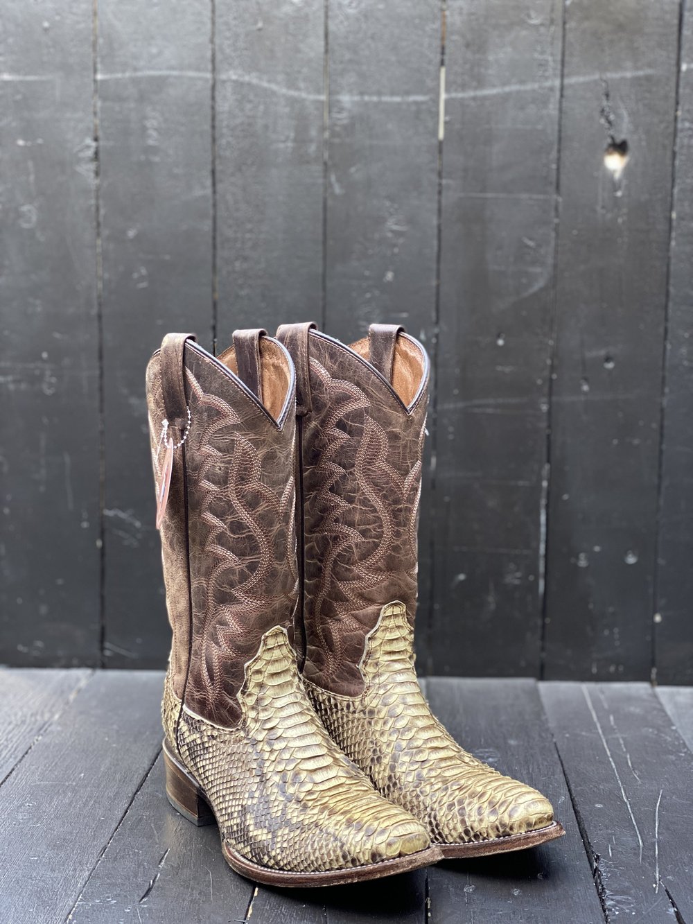 Mens 8.5, Circle G Boots — FauxyFurr Vintage + Handmade display picture 1