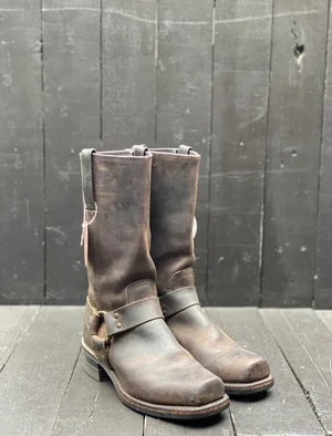 Mens 8.5, Frye Boots — FauxyFurr Vintage + Handmade display picture 2