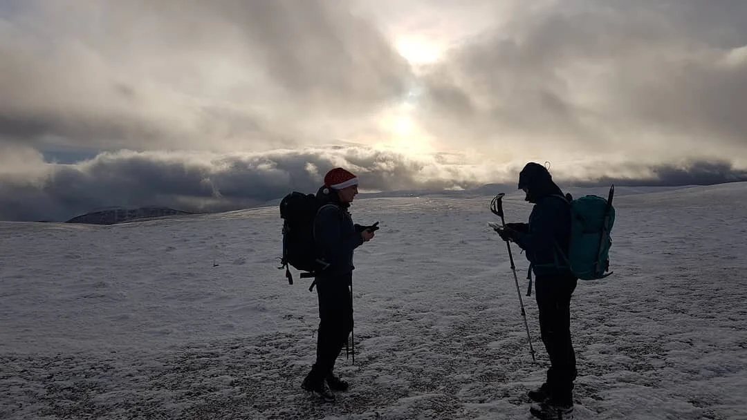 Map checks &amp; Christmas hats! 

Plus the drama in the clouds with the sun trying desperately to poke out before being blocked completely... 

@mountainequipment @rab @harveymaps

#climbing #climbinglife #scrambling
#mountaineering
#mountainscape #